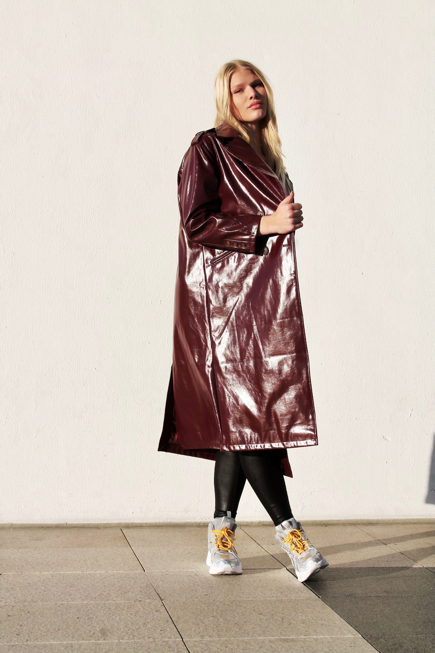 BOND GIRL patent leather trench coat in burgundy, medium