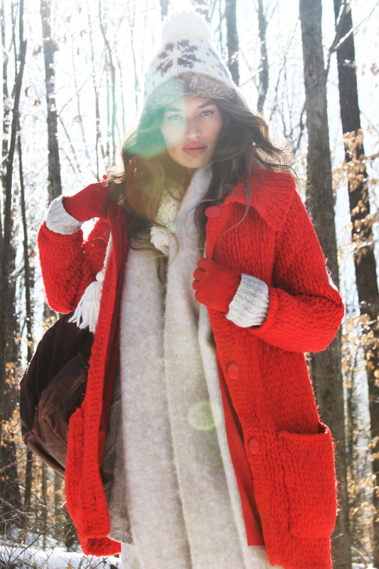SNOW DAY chunky cable knit jacket *TRUE VINTAGE + FOXY FAVE* >> candy apple red