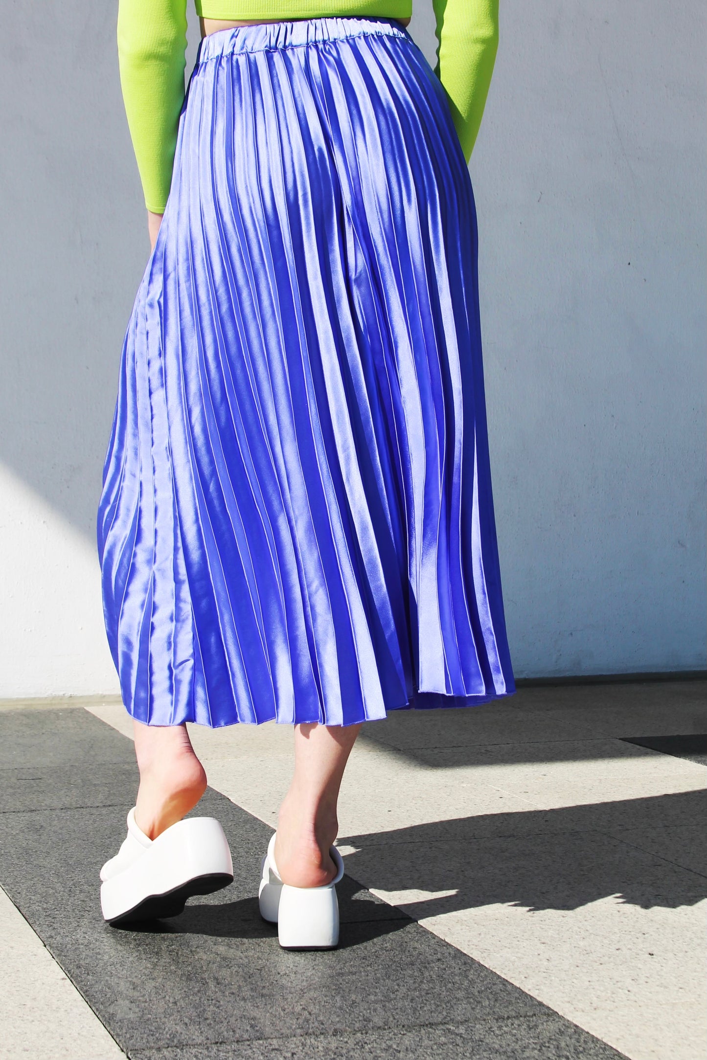 COLOR MY WORLD periwinkle plisse satin midi skirt, size 6 *ASOS*
