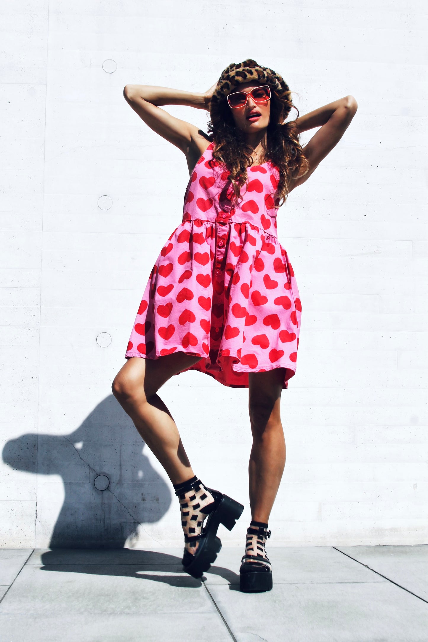 PLAYFUL PULSE adorable button down heart print sundress, size 6 *TRUE VINTAGE* >> bubblegum pink with red hearts