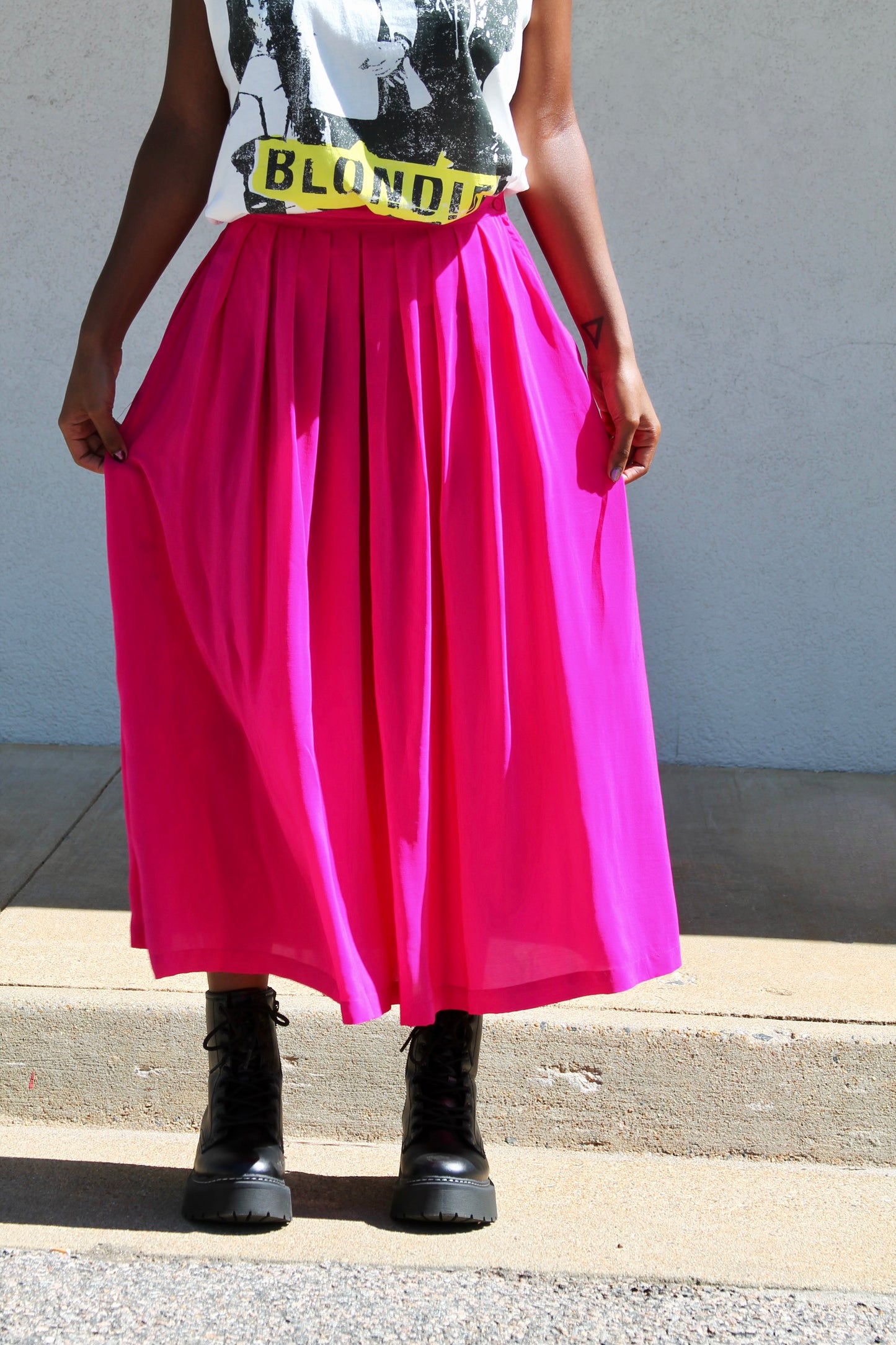 IN THE NEAR FUCHSIA pleated silk midi skirt, small/medium *VINTAGE •100% SILK*