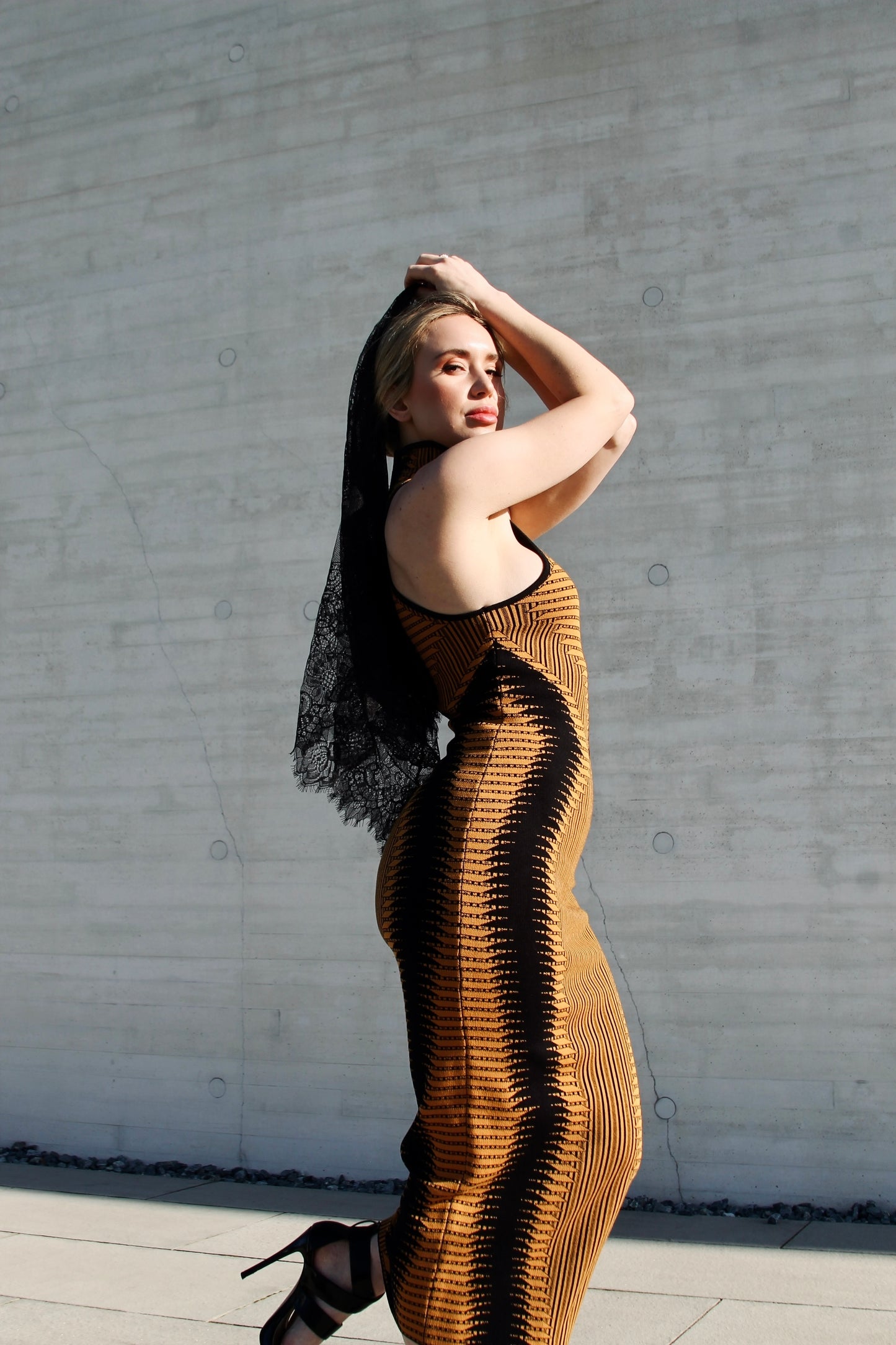 ROYAL BLOOD bodycon curve accentuating maxi dress, medium *FOXY FAVE* >> amber + black