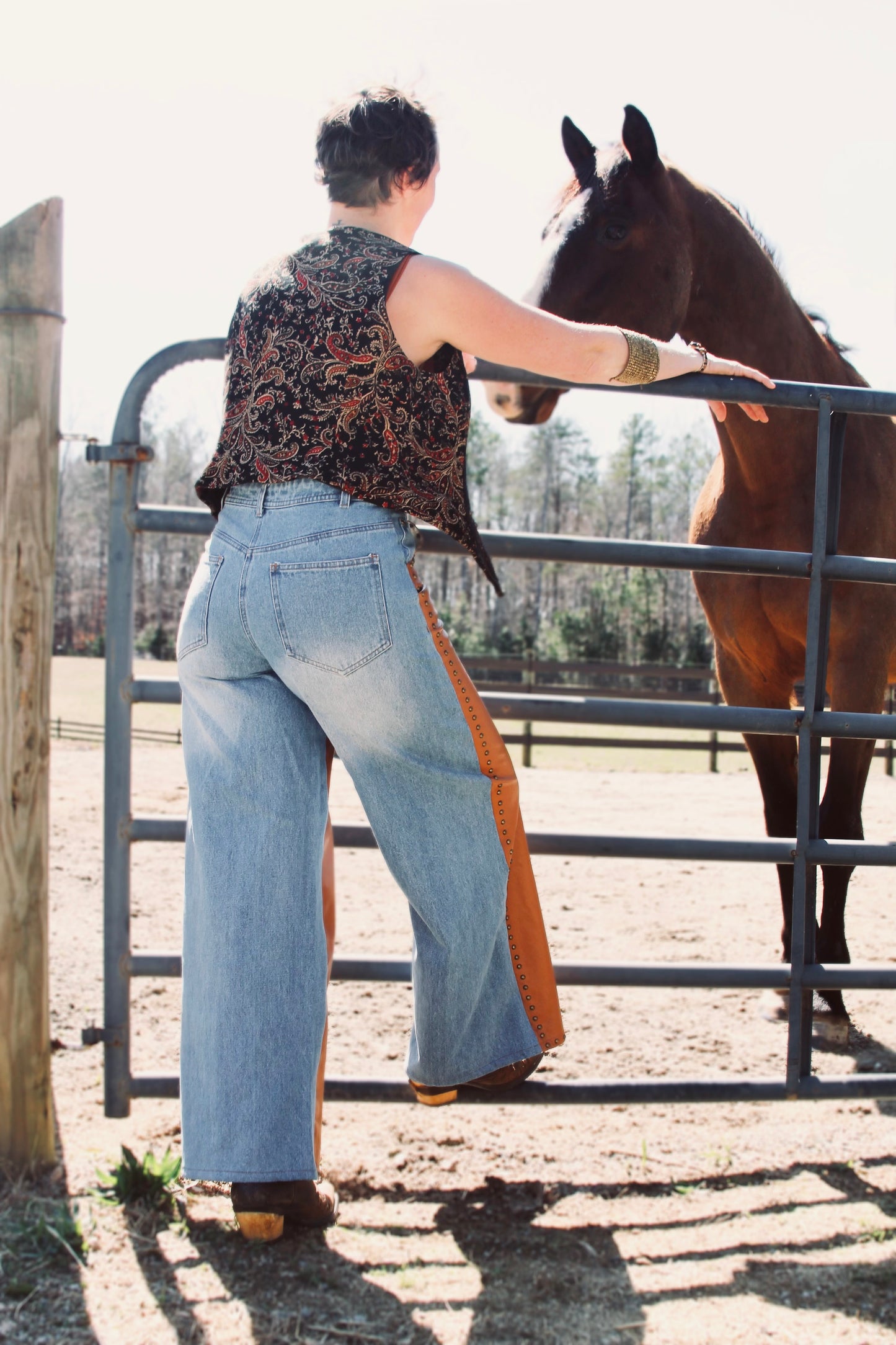 JEANUINE RIDERS studded + faux chap denim, size 8 >> chestnut brown + medium wash