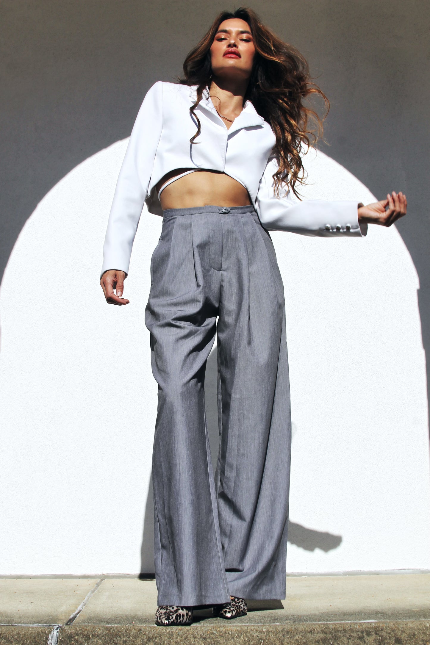 FIRST CLASS ultra crop + wrap blazer, small >> stark white