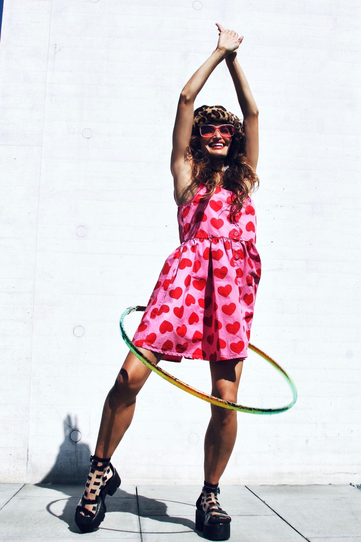 PLAYFUL PULSE adorable button down heart print sundress, size 6 *TRUE VINTAGE* >> bubblegum pink with red hearts