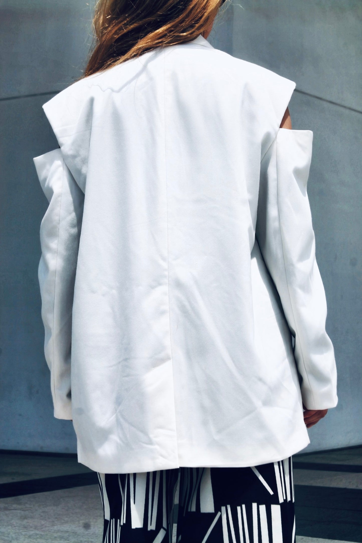 CREAM OF THE CROP shoulder cut out blazer, large >> cream