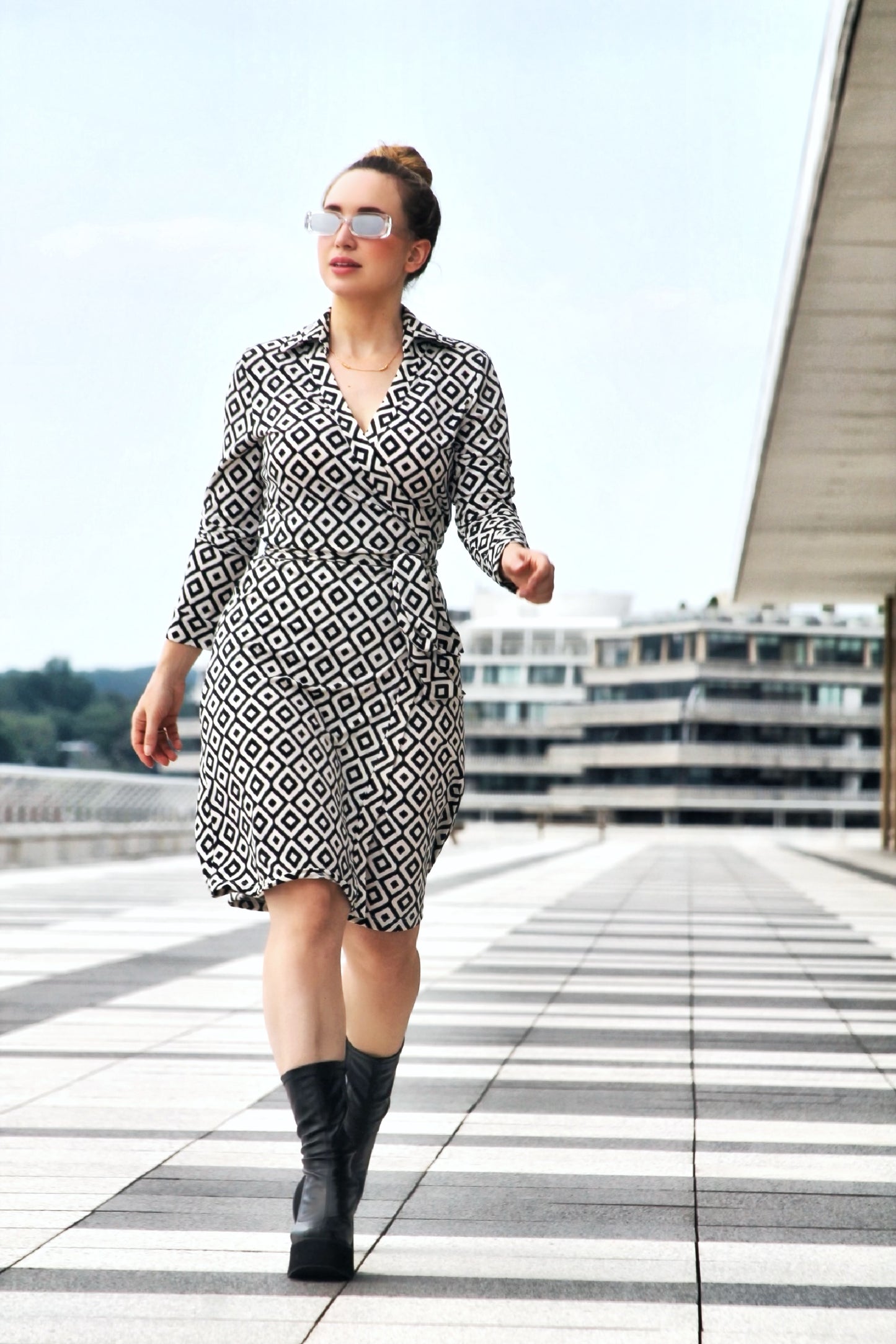 SURREALISM geometric wrap dress, medium >> black + white