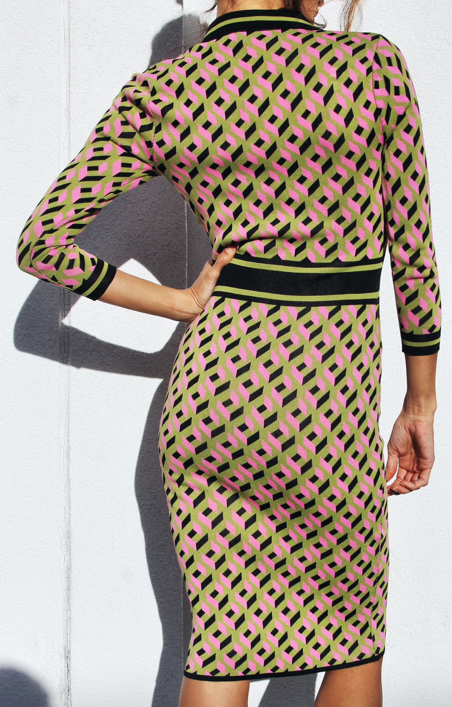 RETRO SQUEEZE midi pencil dress, New York & Company, size xs >> green, black and pink geometric print