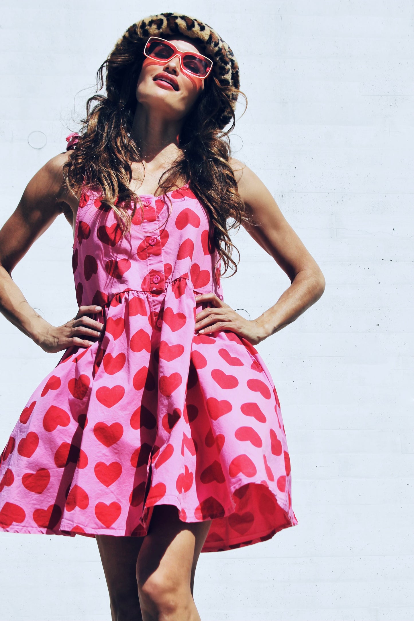 PLAYFUL PULSE adorable button down heart print sundress, size 6 *TRUE VINTAGE* >> bubblegum pink with red hearts