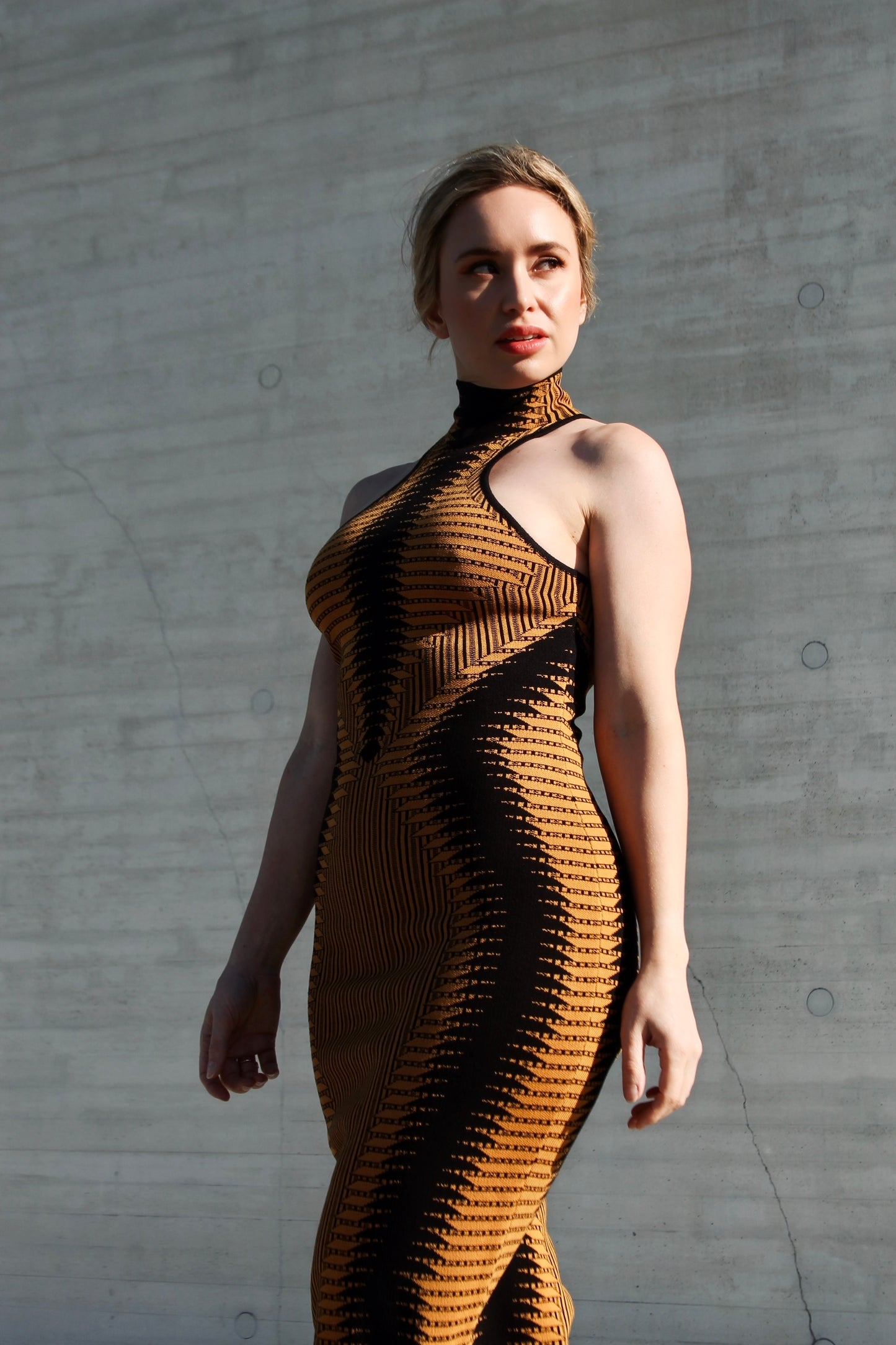 ROYAL BLOOD bodycon curve accentuating maxi dress, medium *FOXY FAVE* >> amber + black