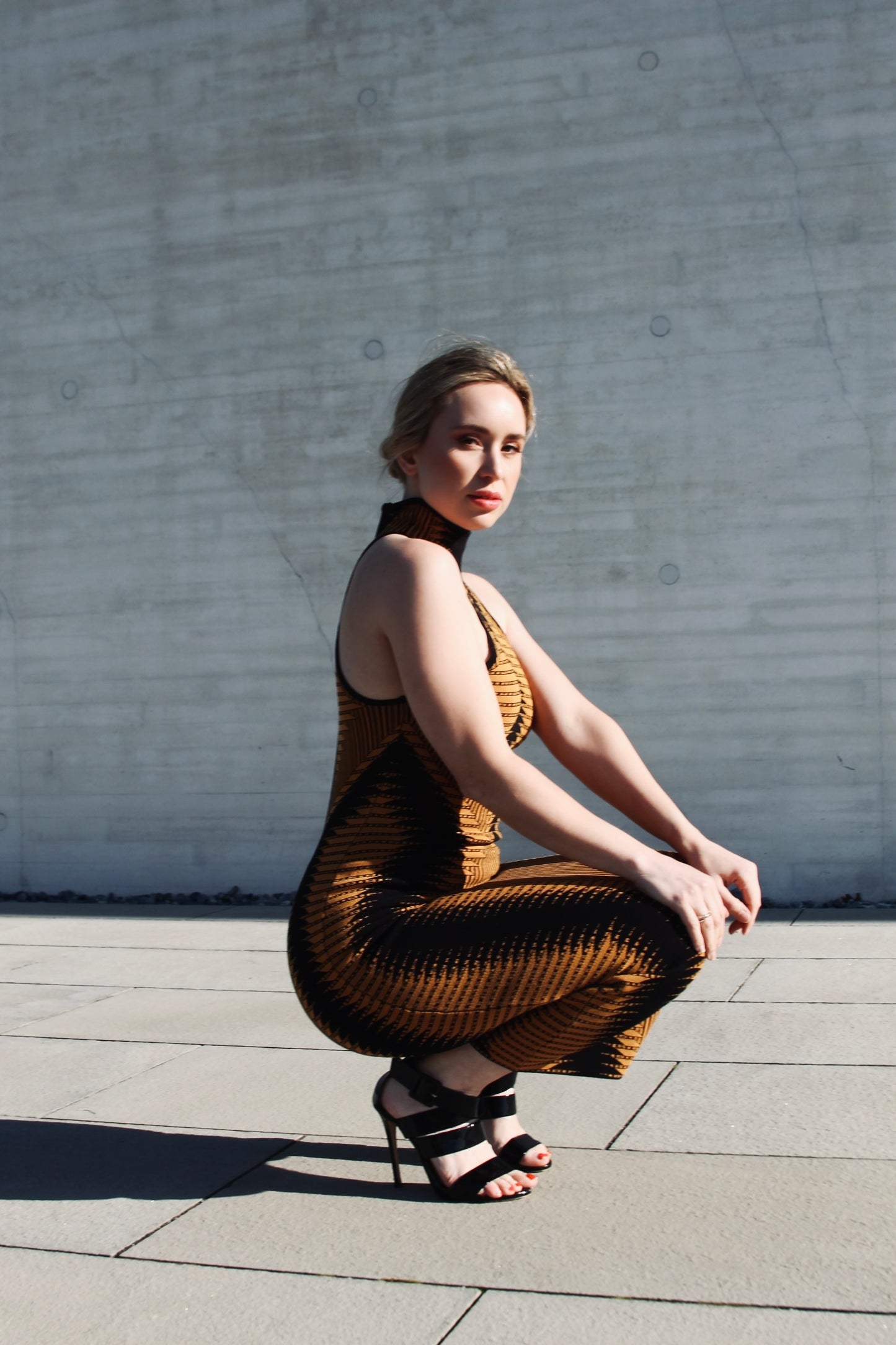 ROYAL BLOOD bodycon curve accentuating maxi dress, medium *FOXY FAVE* >> amber + black