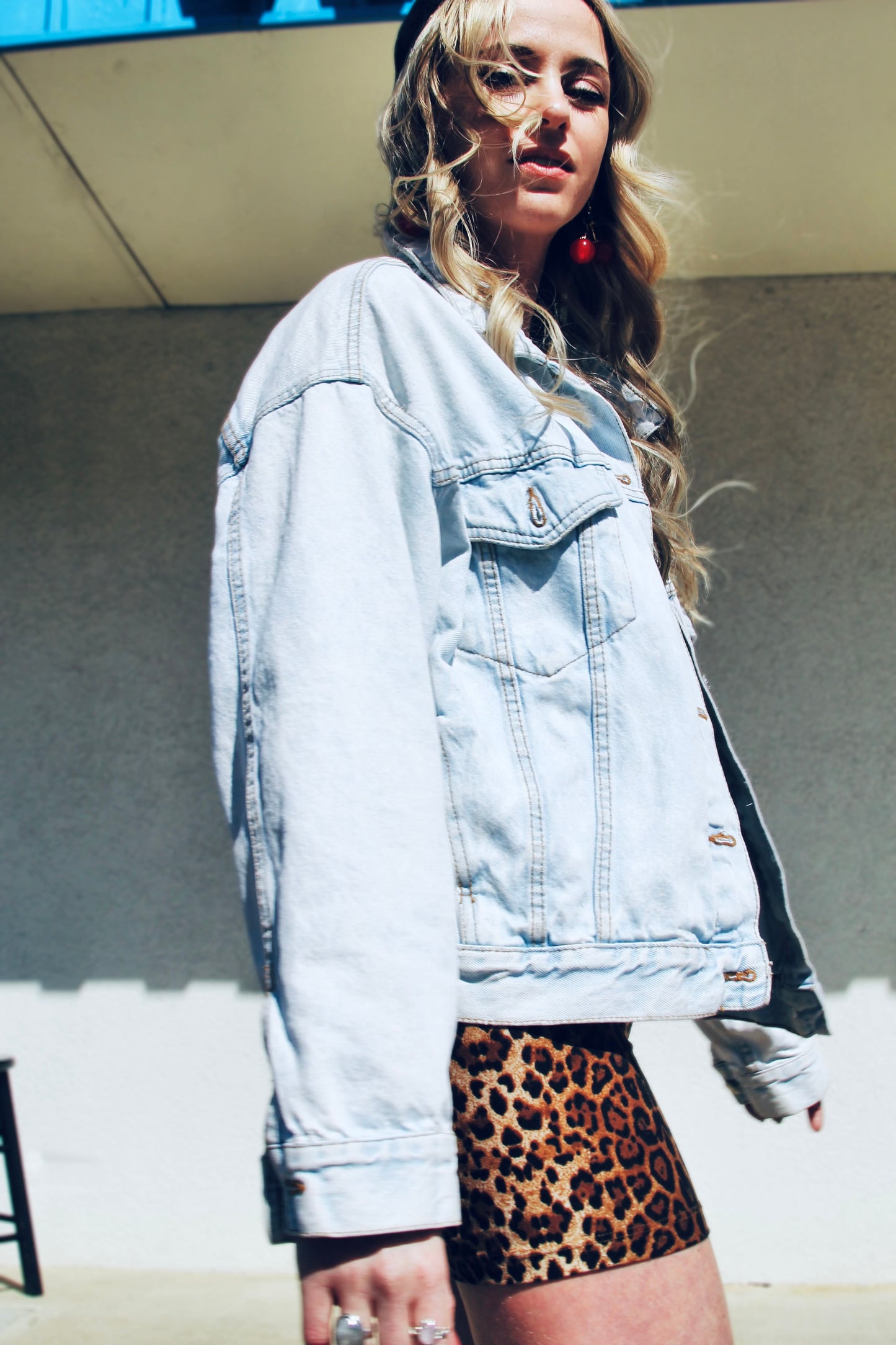TECHNO DNA hand painted denim jacket, size 8 *FOXY FABLE ORIGINAL + VINTAGE* >> black + red on light wash denim