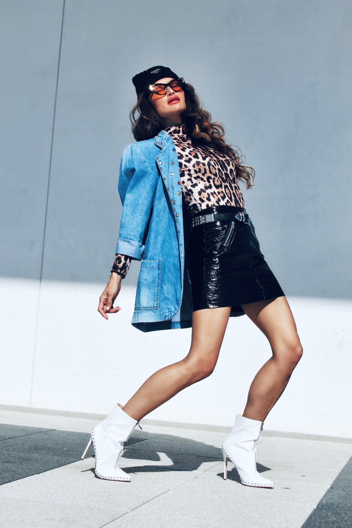 JUICY hand painted + bedazzled denim blazer, medium *FOXY FABLE ORIGINAL + VINTAGE >> medium wash