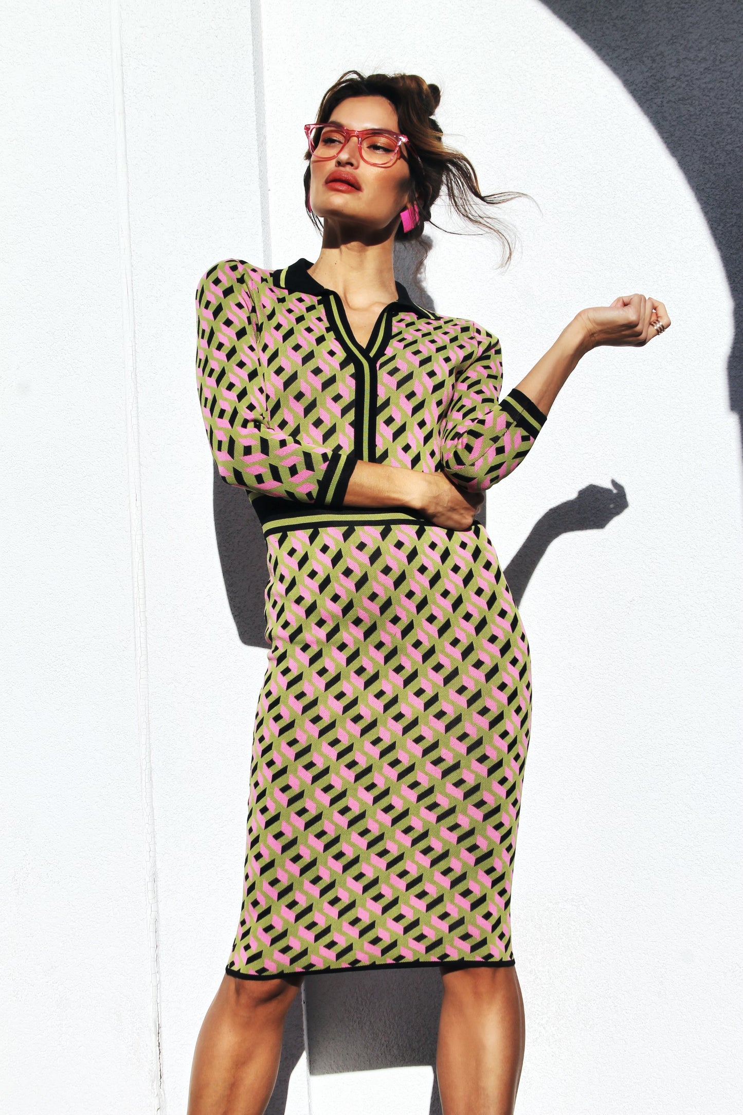 RETRO SQUEEZE midi pencil dress, New York & Company, size xs >> green, black and pink geometric print