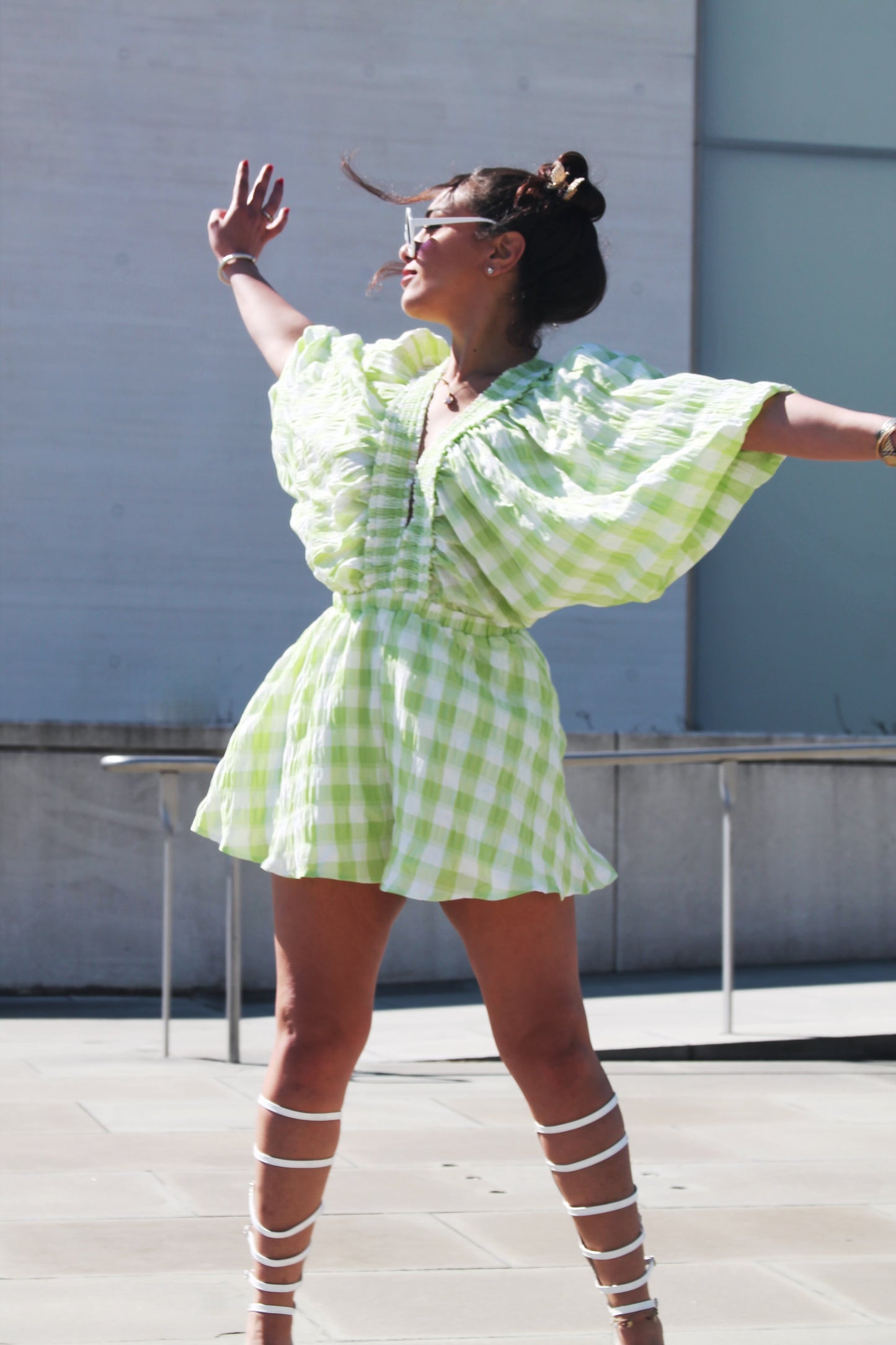 MAGIC SUMMER gingham puff sleeve romper, small/medium