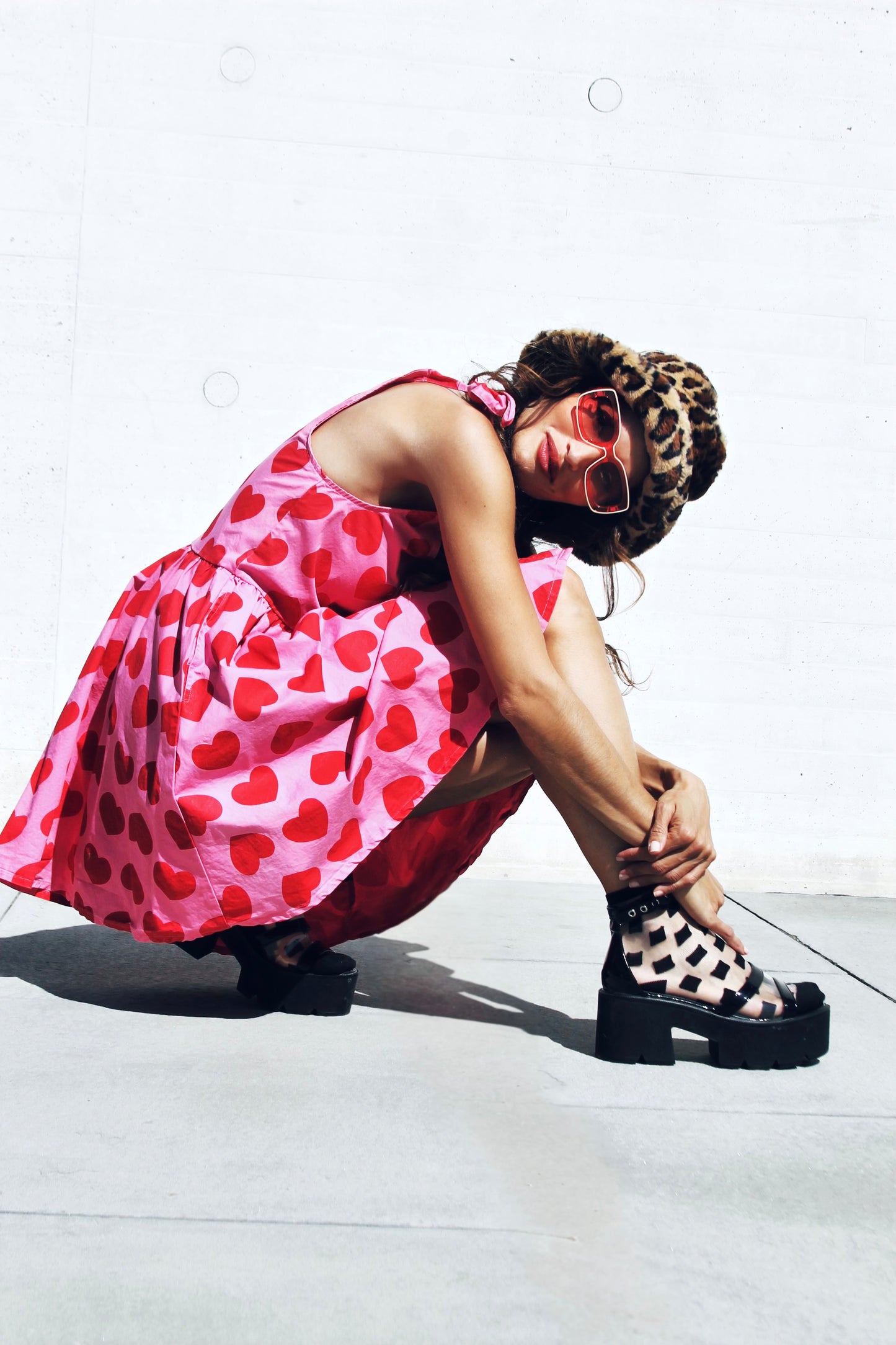 PLAYFUL PULSE adorable button down heart print sundress, size 6 *TRUE VINTAGE* >> bubblegum pink with red hearts