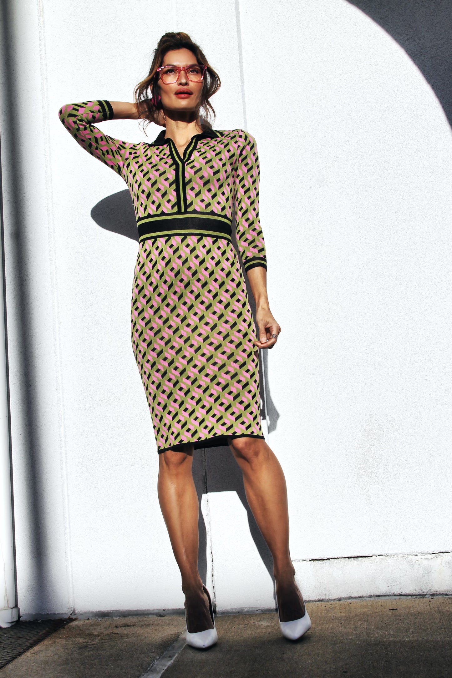 RETRO SQUEEZE midi pencil dress, New York & Company, size xs >> green, black and pink geometric print