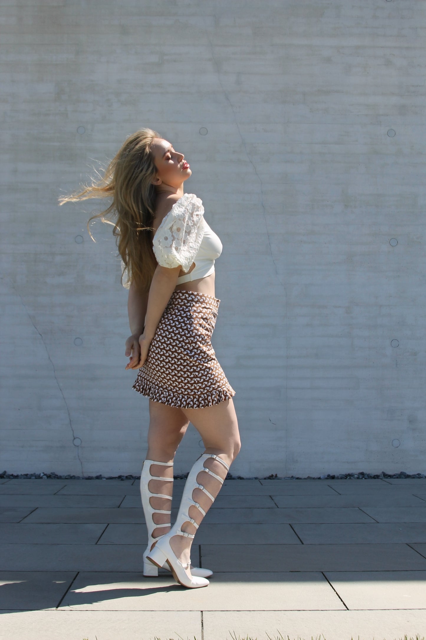 MUSE IN MOTION geo-chic mini skirt, medium, J.McLaughlin >> fawn + cream
