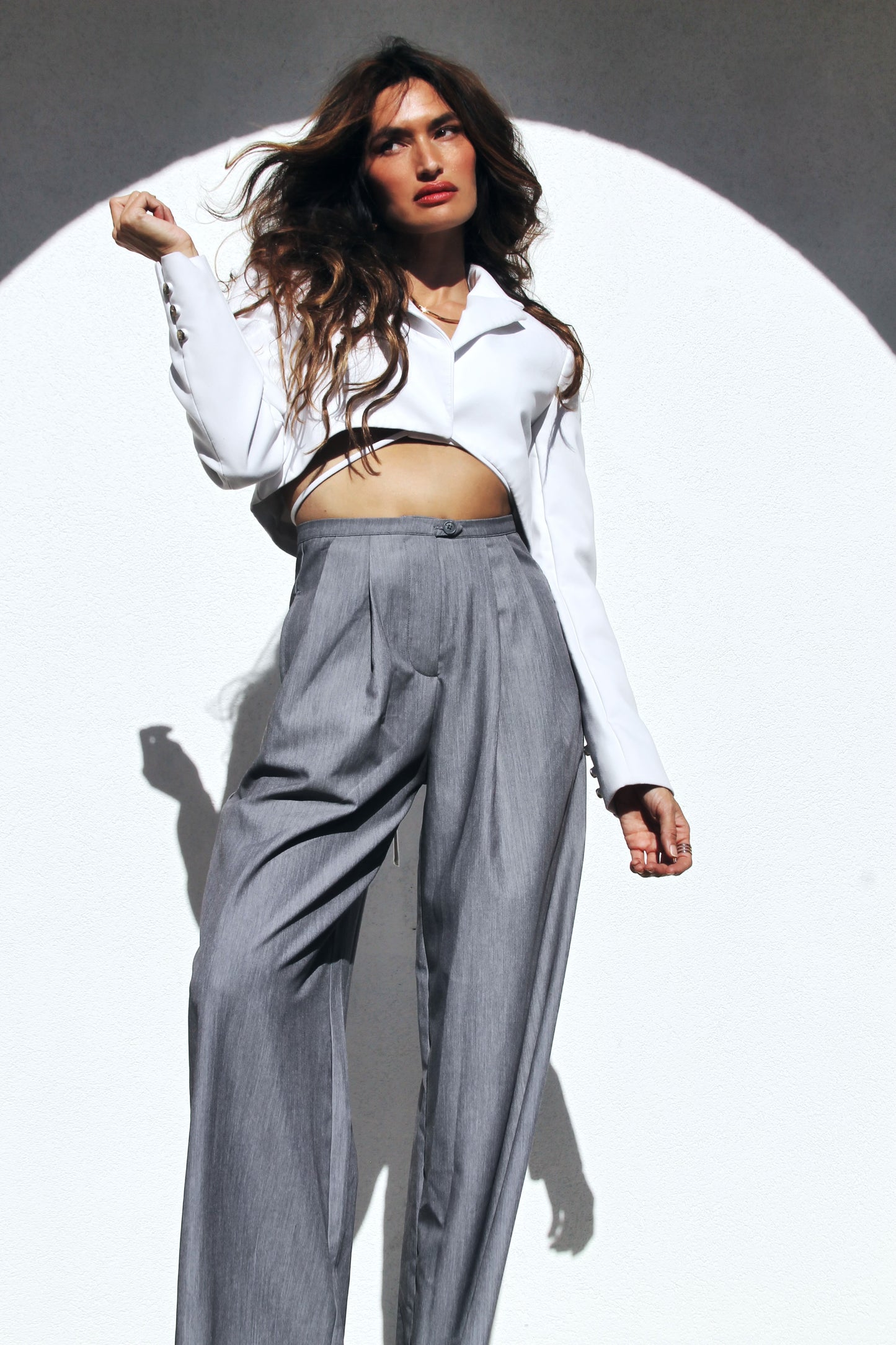 FIRST CLASS ultra crop + wrap blazer, small >> stark white