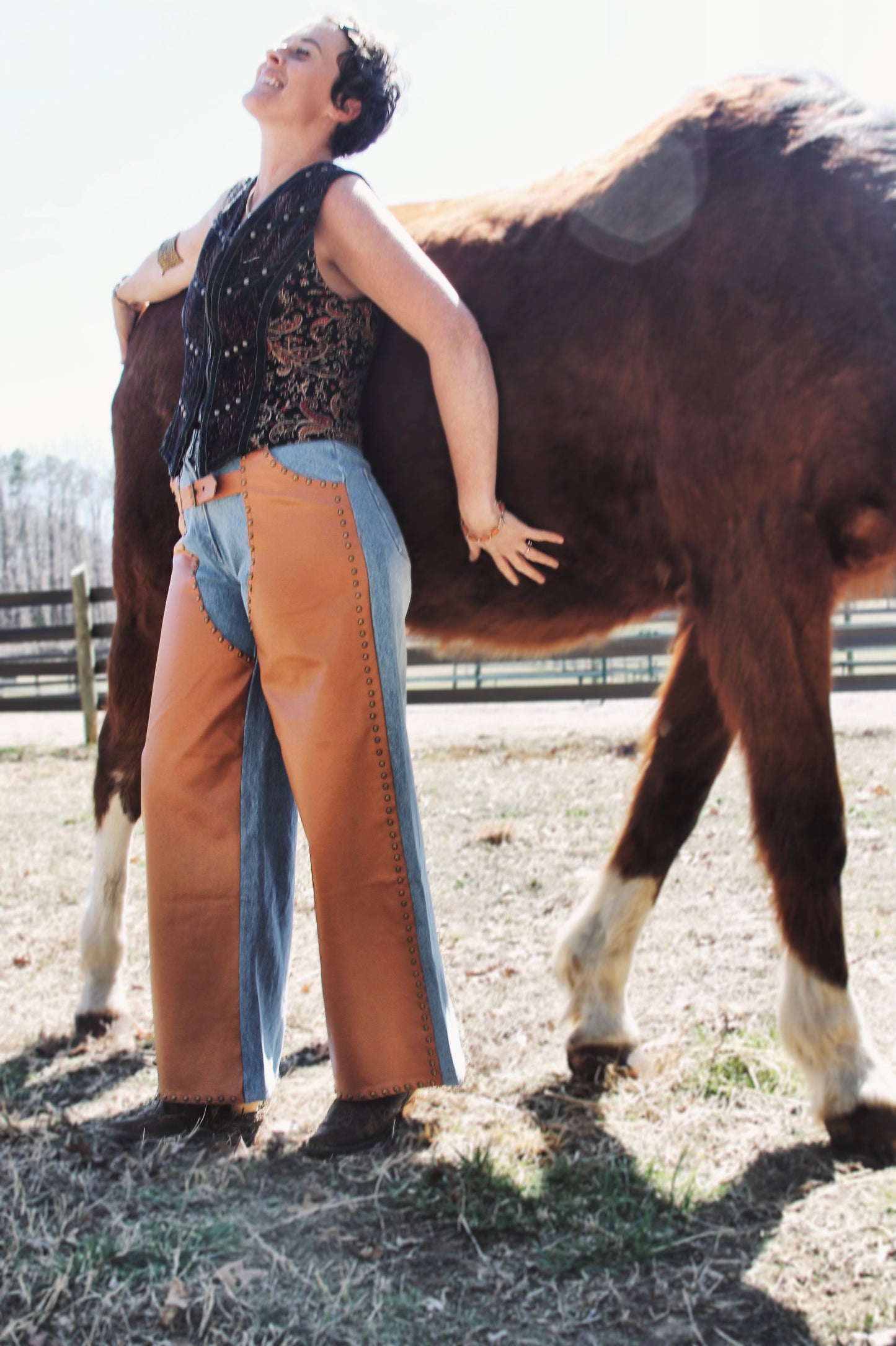 JEANUINE RIDERS studded + faux chap denim, size 8 >> chestnut brown + medium wash