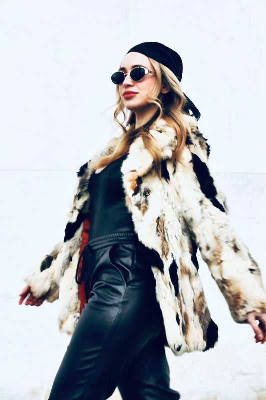 CALICO BOHO fur coat, size 11/12 *TRUE VINTAGE + 100% GENUINE FUR + SILK LINING* >> super unique calico fur