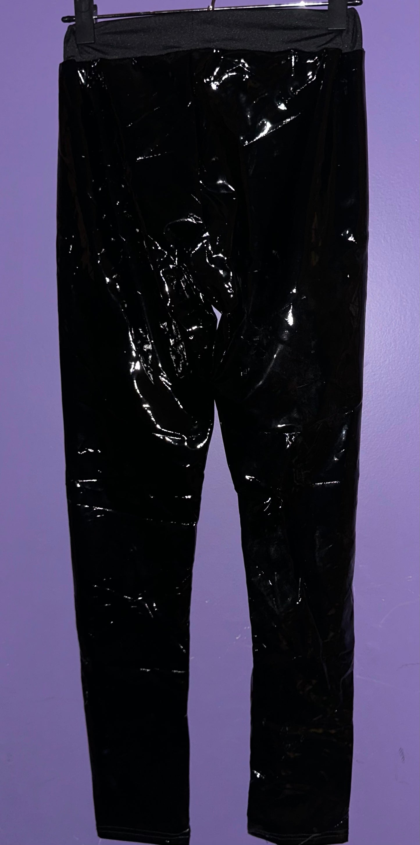 CITY SLICKER patent leather leggings, small >> black