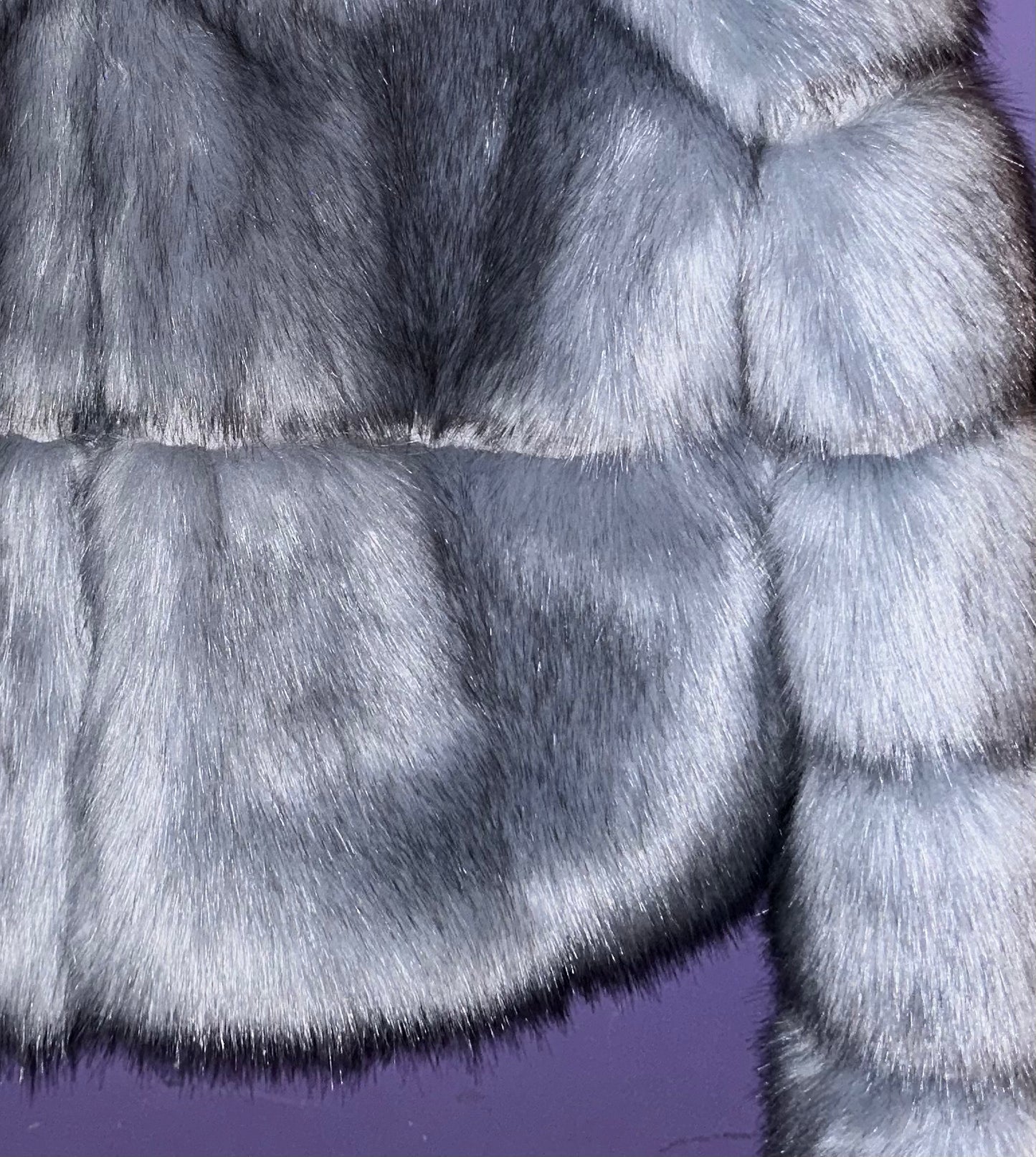 SILVER FOX shimmer faux fur coat, small >> grey