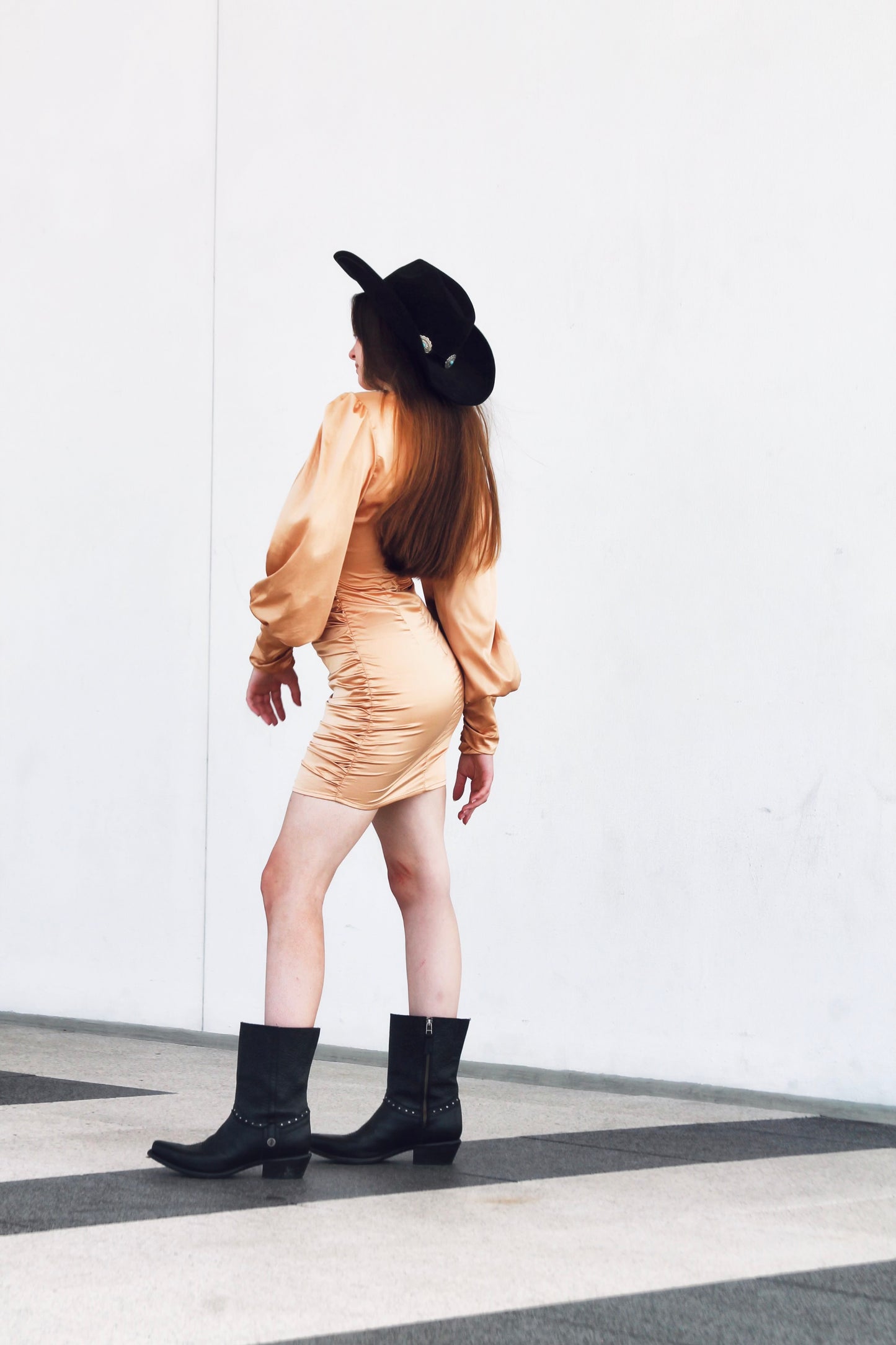 SET ABLAZE twist-cutout mini dress, size medium, Glamaker >> gold glow