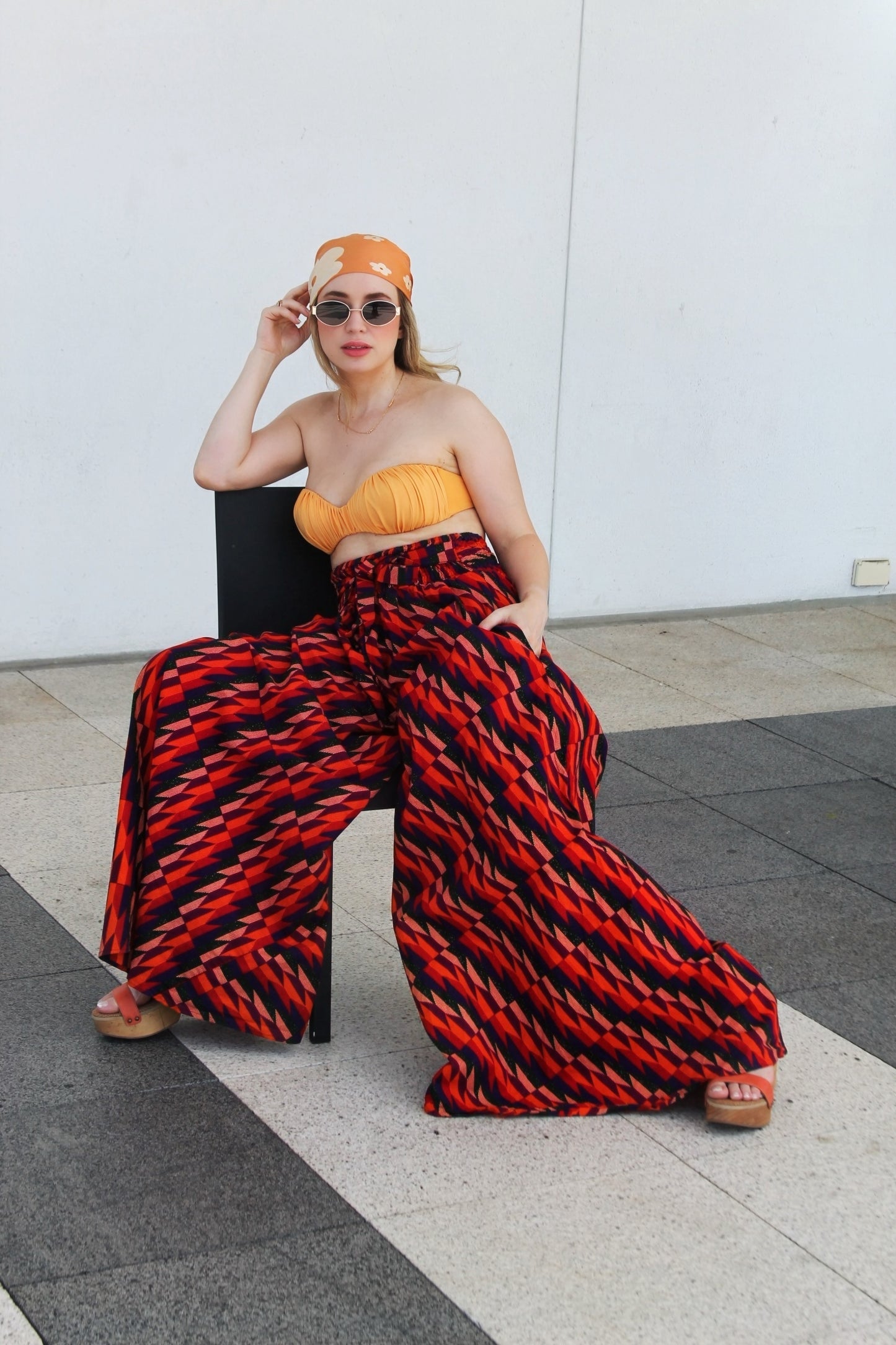KALEIDOSCOPE QUEEN high waisted geometric print  + ultra wide leg pants *VINTAGE* >> multicolor