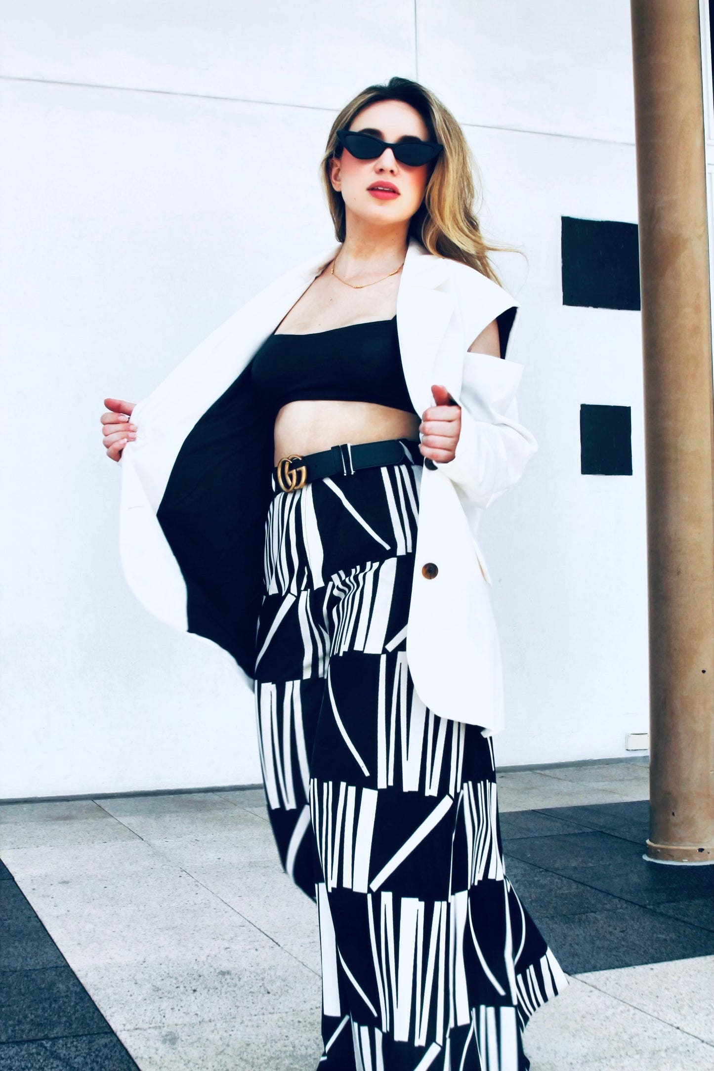CREAM OF THE CROP shoulder cut out blazer, large >> cream