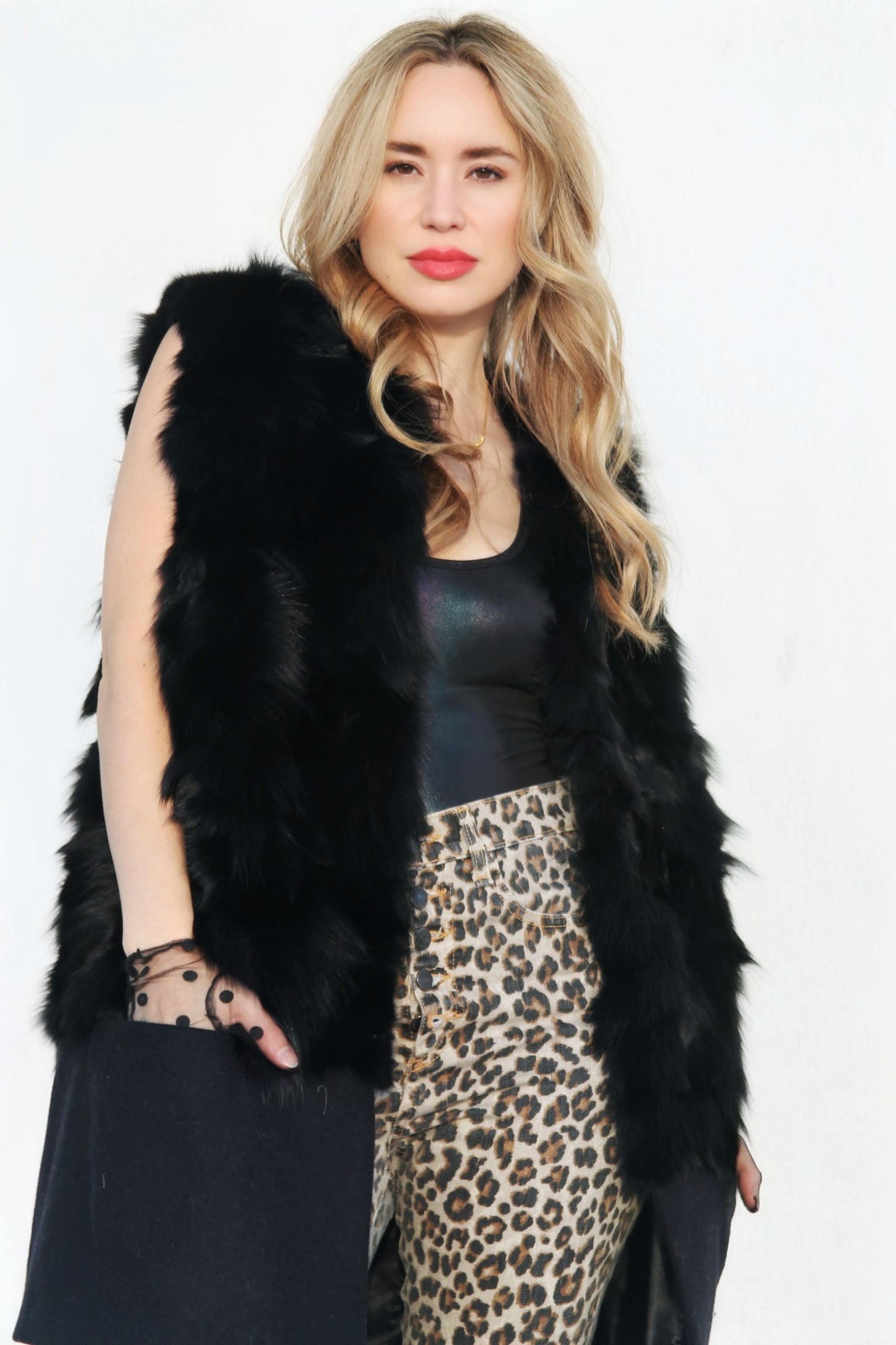 WILD CARD fur duster vest, large *GENUINE FOX FUR + BCBG* >> black