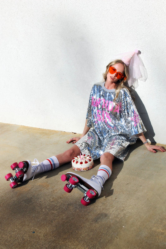 BIRTHDAY GIRL sequin graphic shirt dress, 2XL/3XL *FOXY FAVE* >> silver + fluorescent pink