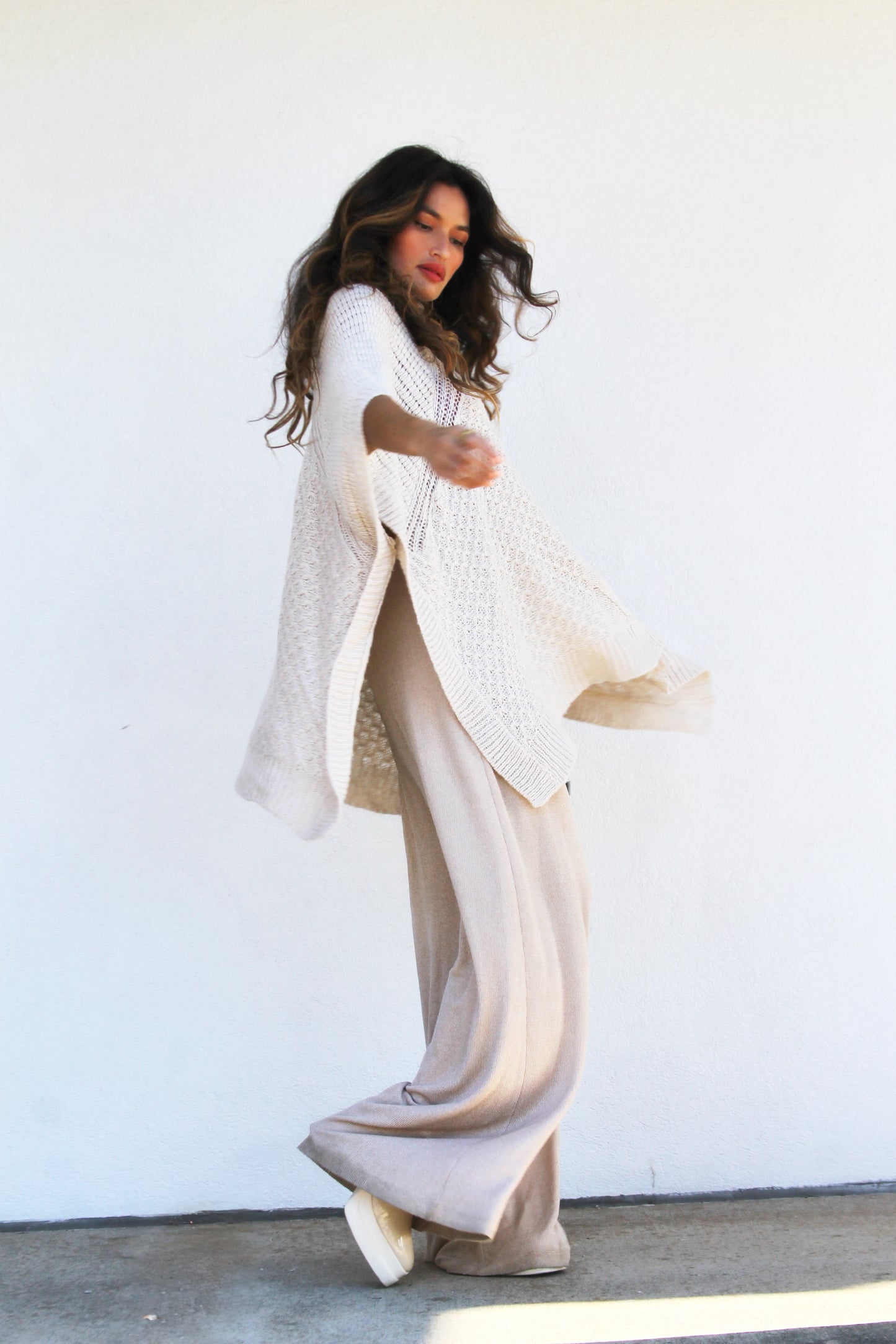 THE OVERSTATEMENT tunic sweater, large >> cream + flecks of golden