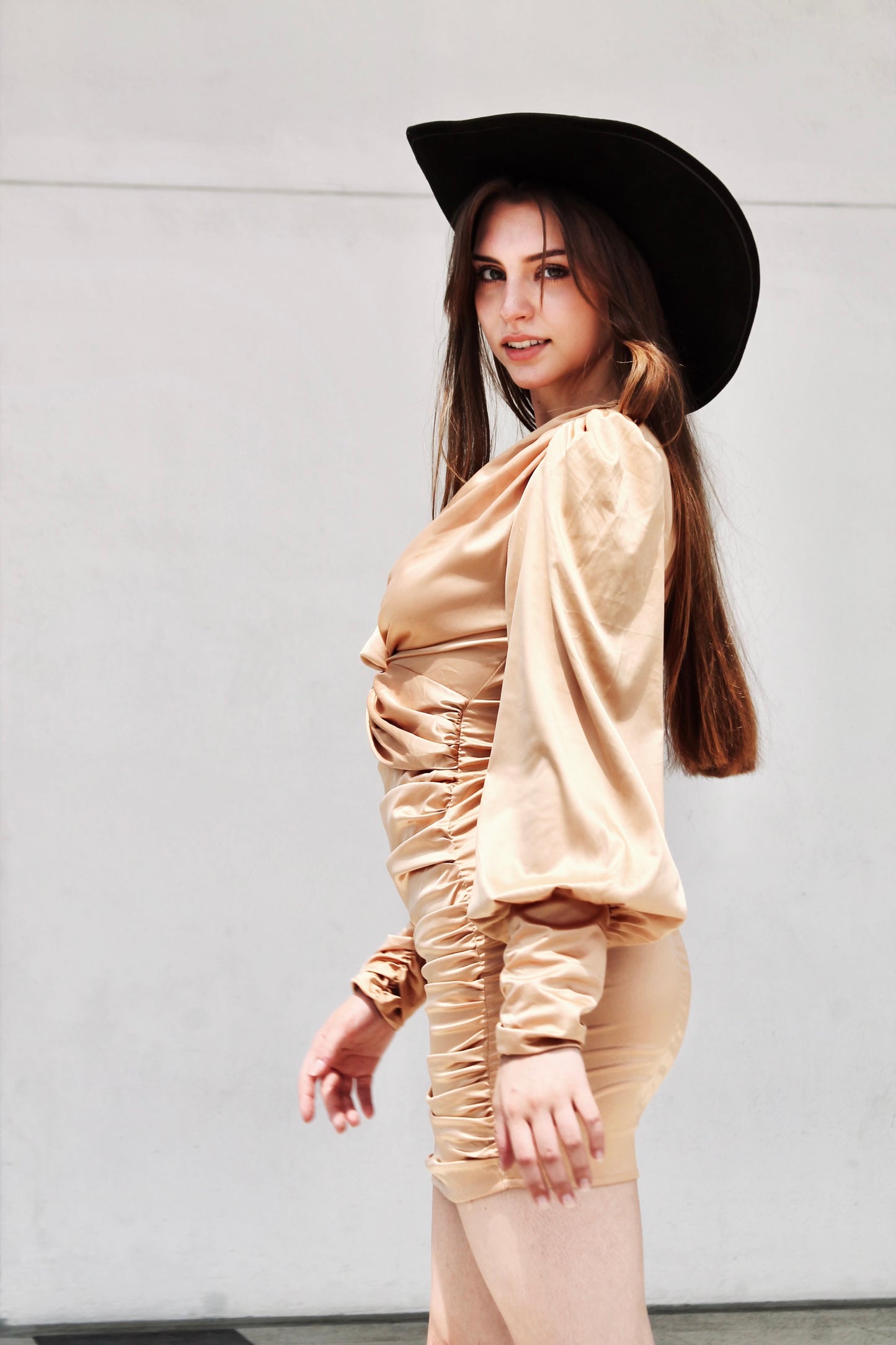 SET ABLAZE twist-cutout mini dress, size medium, Glamaker >> gold glow