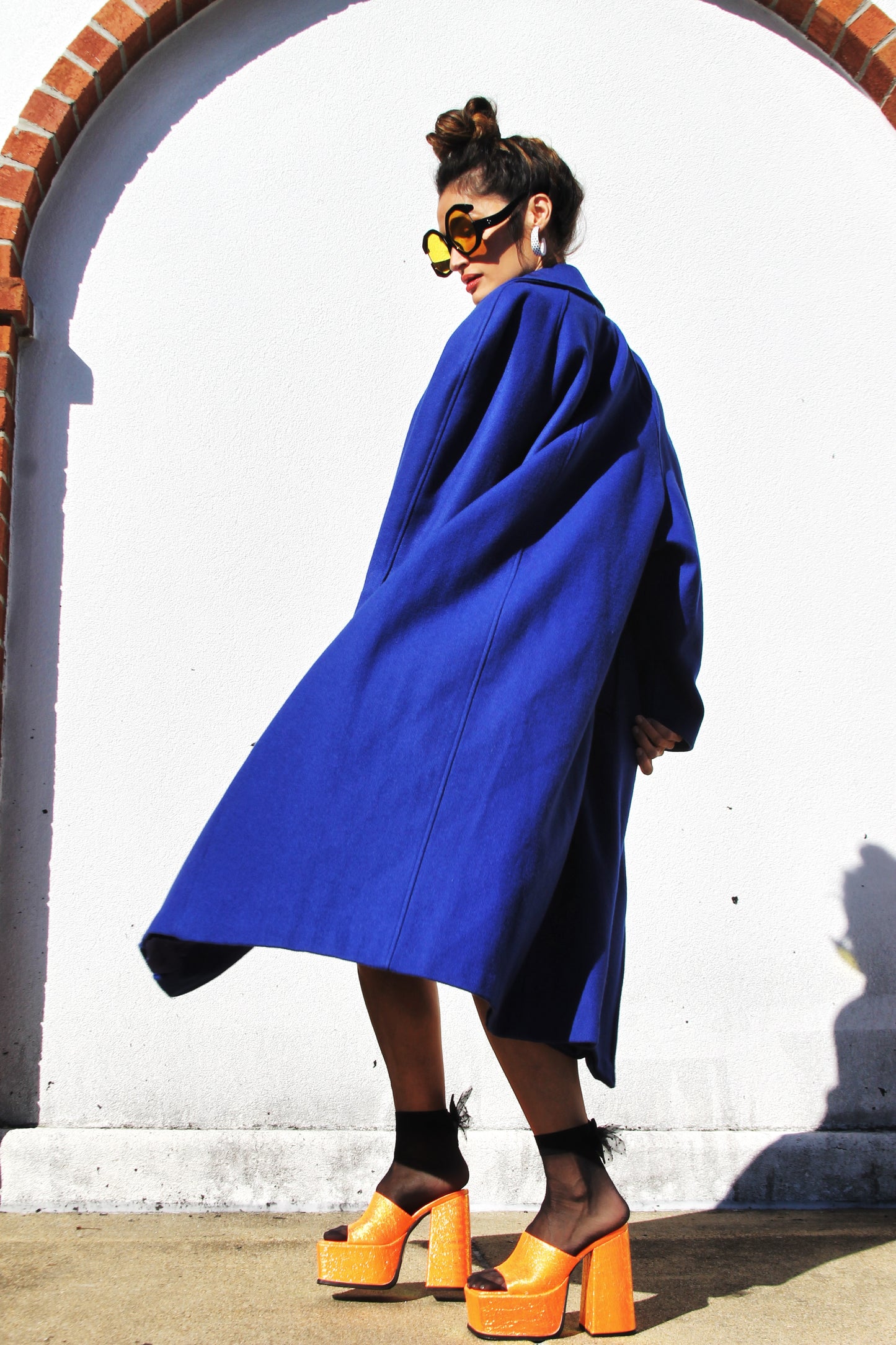 SHOCKWAVE circa 1980’s oversized jacket *MADE IN USA + VINTAGE* >> electric blue