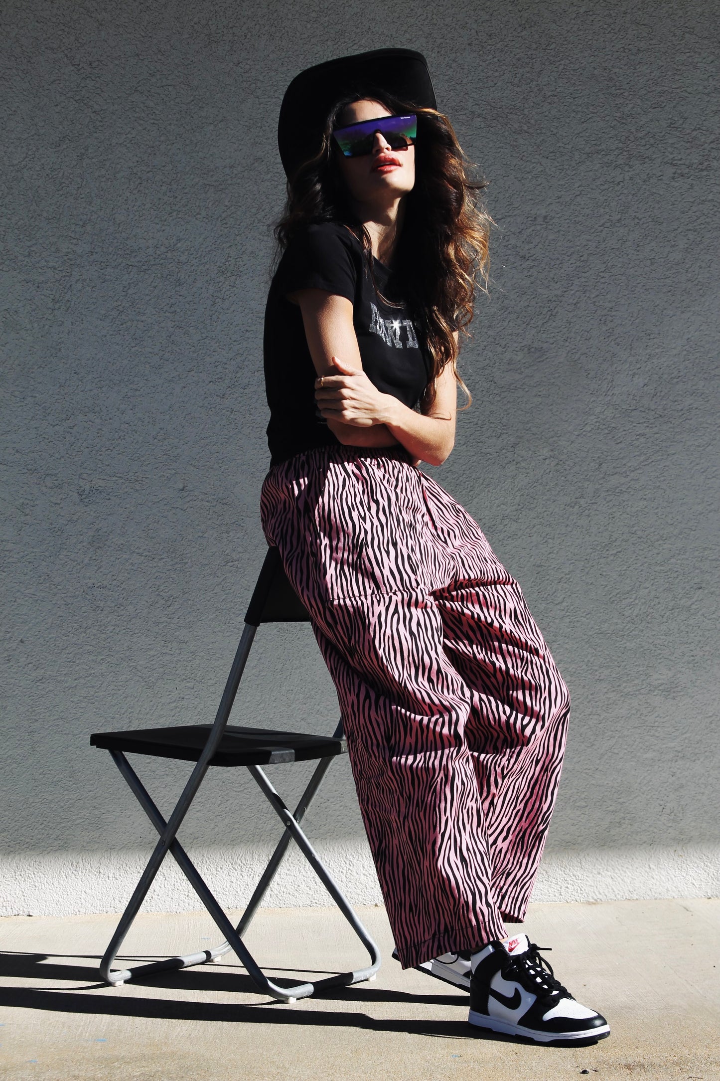 PINK PANTHER parachute pants *VINTAGE* >> hot pink + tiger stripes