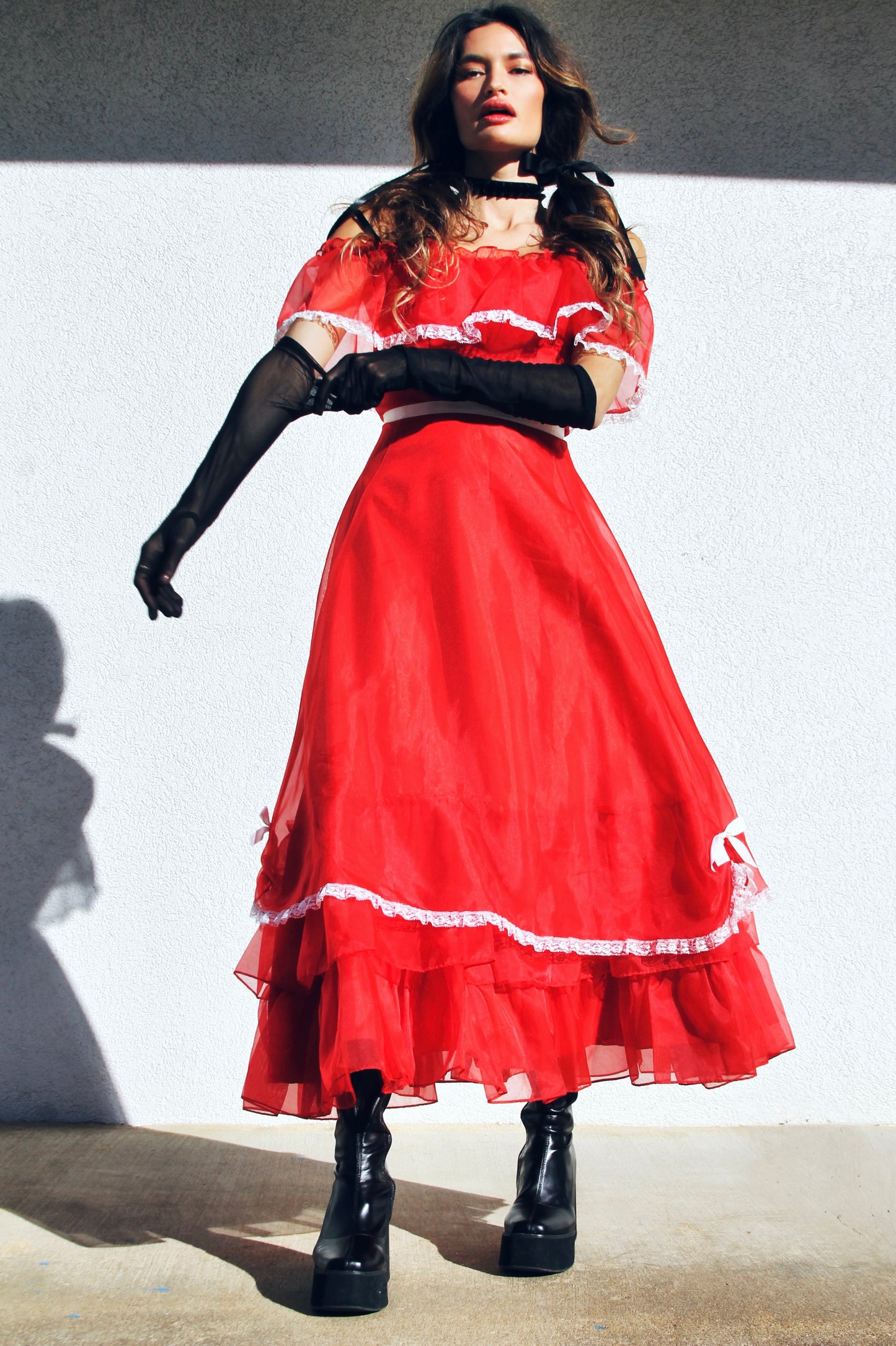 ROSES ARE RED off the shoulder midi dress *TRUE VINTAGE + FOXY FAVE* XS>> red + white accents