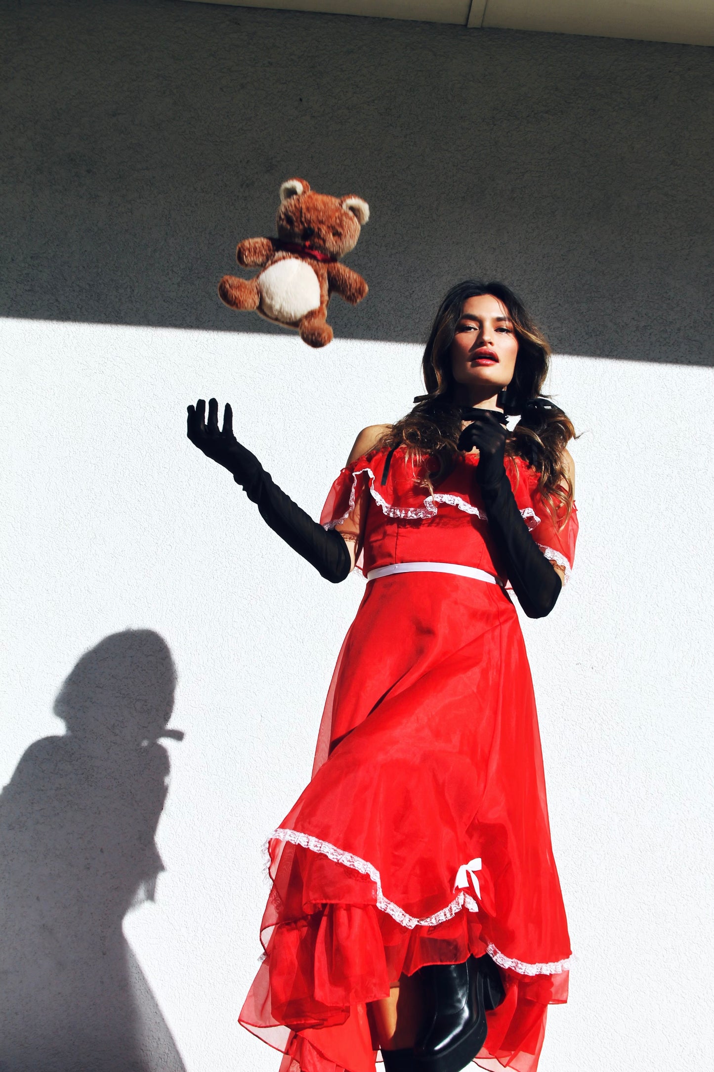 ROSES ARE RED off the shoulder midi dress *TRUE VINTAGE + FOXY FAVE* XS>> red + white accents