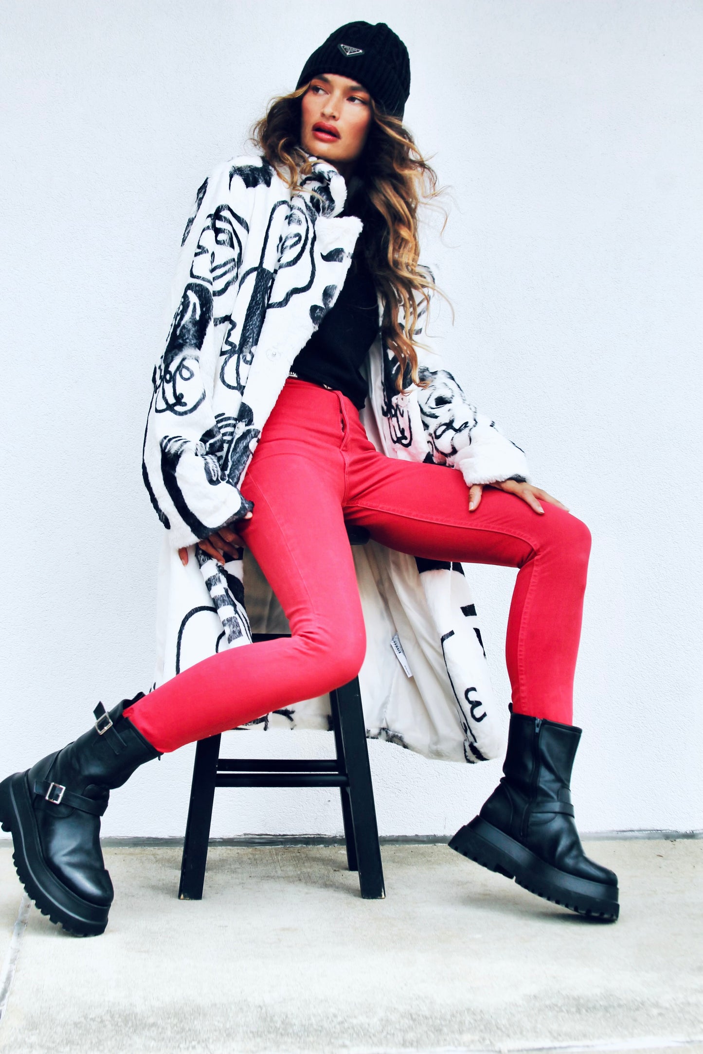 DECO VISAGE super plush + faux fur jacket, size XL>> black + white