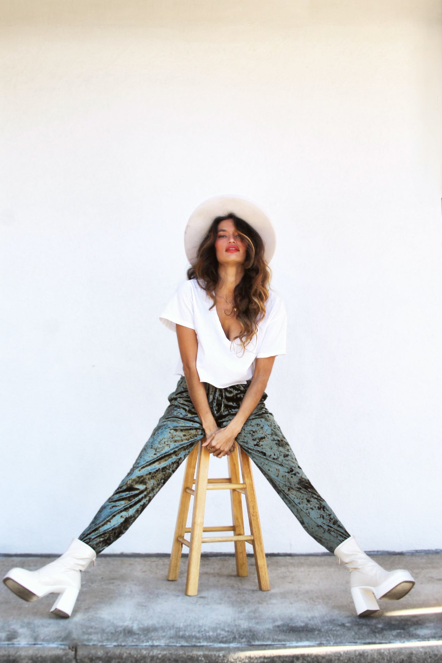 GLAMLETIC velvet joggers, medium >> sage