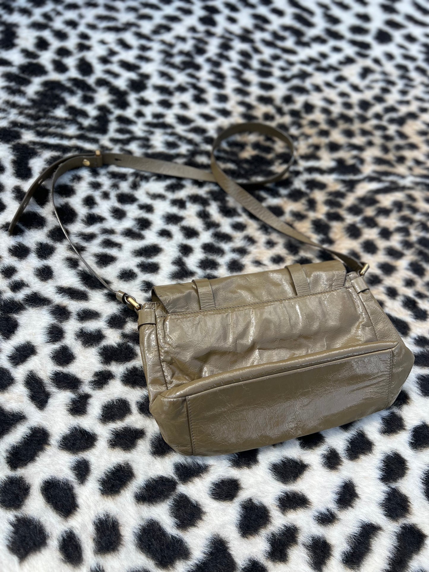 MARC JACOBS crossbody purse, GENUINE LEATHER + MARC BY MARC JACOBS >> liquid taupe