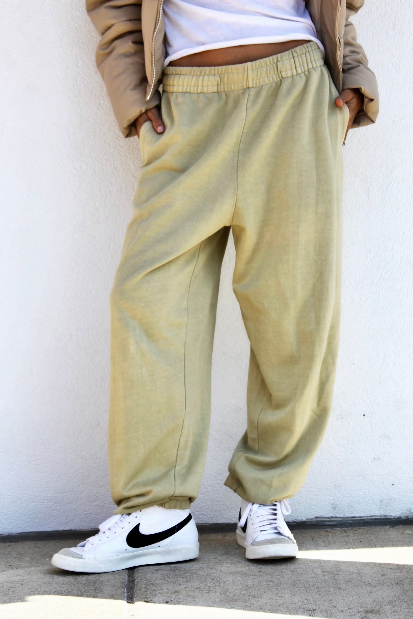 UNTOUCHABLE boyfriend fit sweat pants, medium, BDG >> desert sand