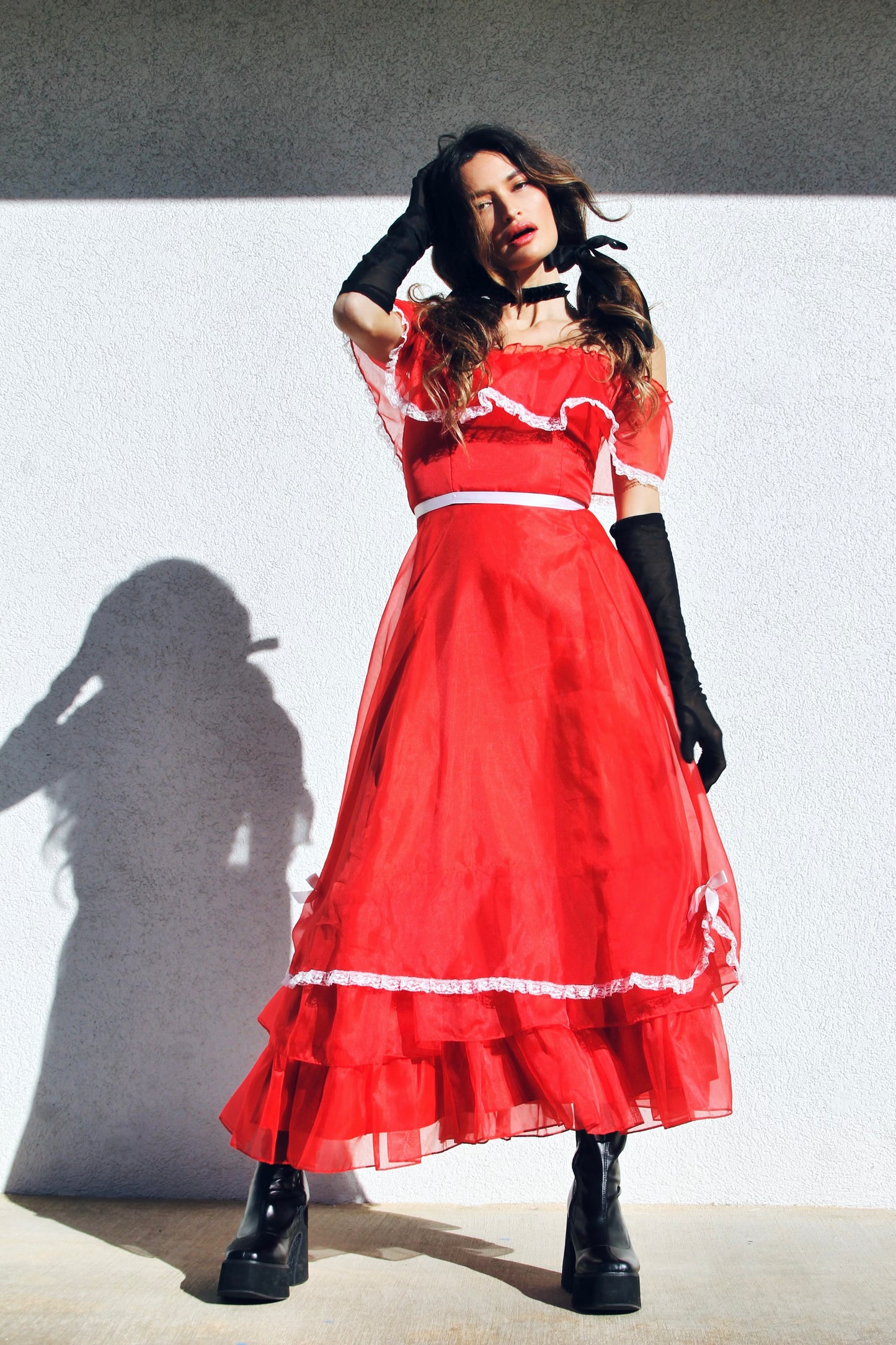 ROSES ARE RED off the shoulder midi dress *TRUE VINTAGE + FOXY FAVE* XS>> red + white accents