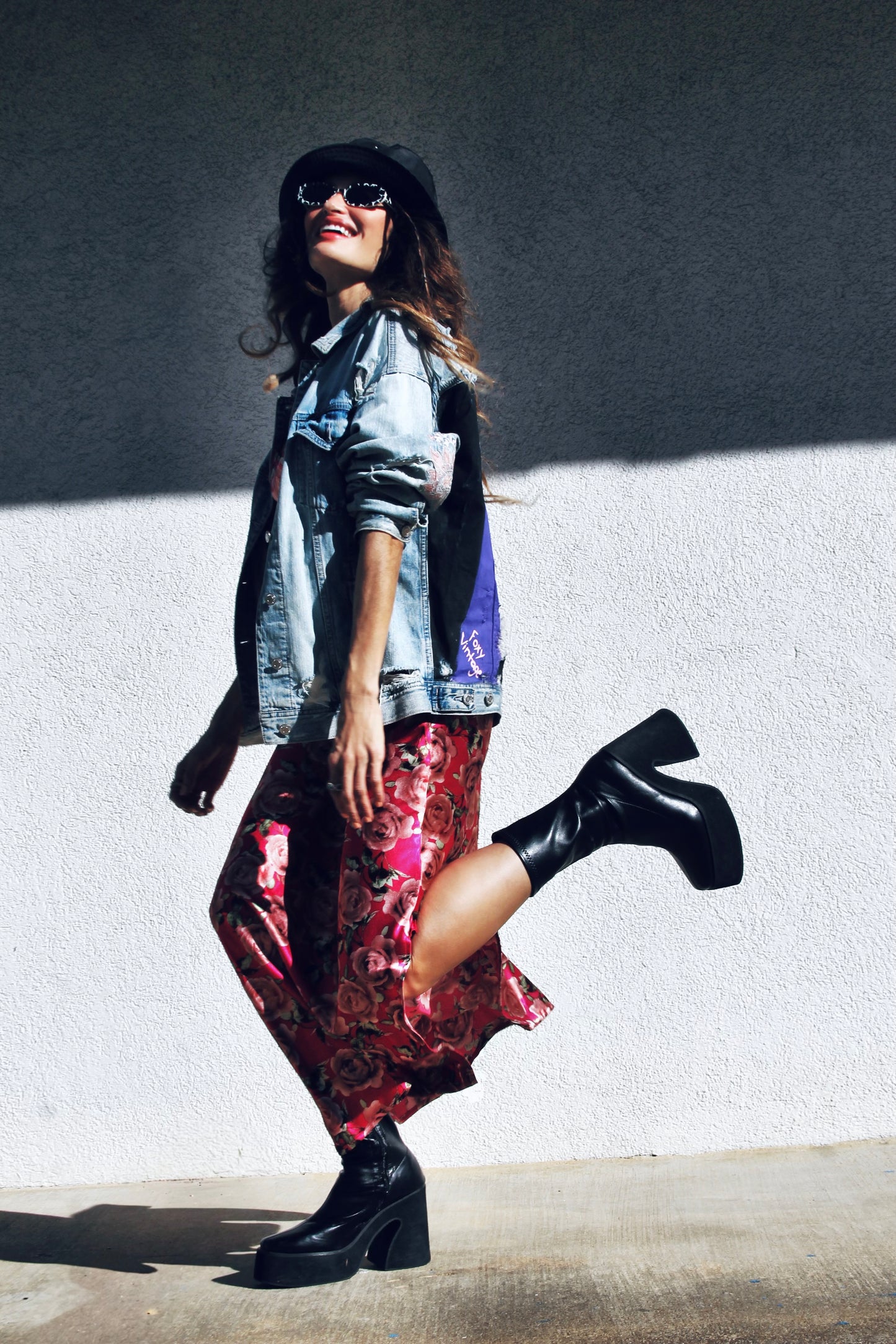 GIRLS RULE BOYZ DROOL hand painted distressed denim jacket, small *FOXY FABLE ORIGINAL + FOXY FAVE* >> light wash + floral