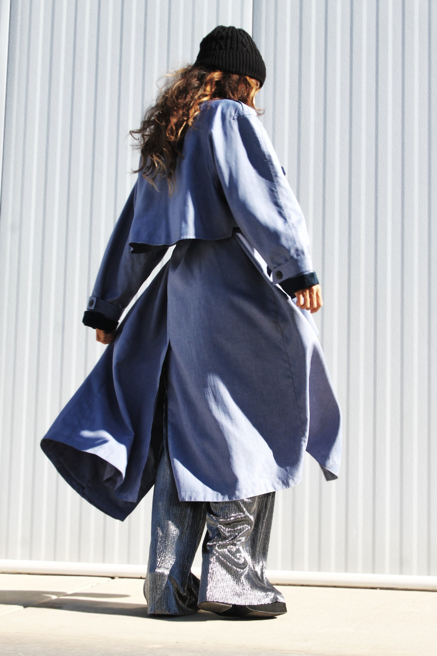 TRENCH KISS super light weight trench coat, size 20 *TRUE VINTAGE* Gallery Woman >> steel blue
