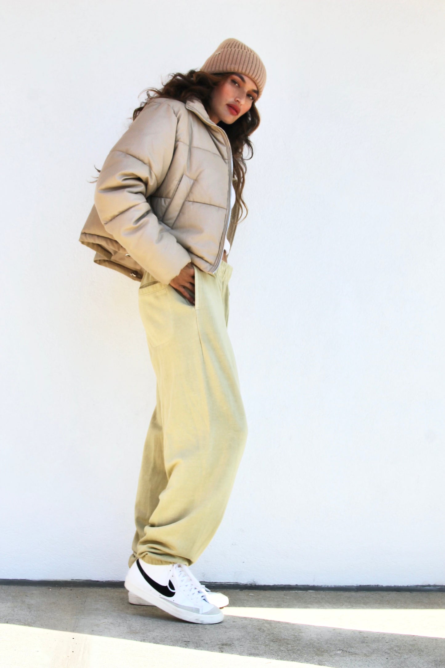 UNTOUCHABLE boyfriend fit sweat pants, medium, BDG >> desert sand