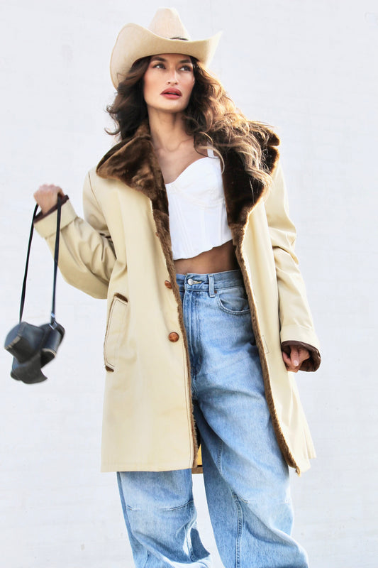 LAST FRONTIER vinyl farm jacket *TRUE VINTAGE* size 46L (fits like an XL/2XL >> honey beige