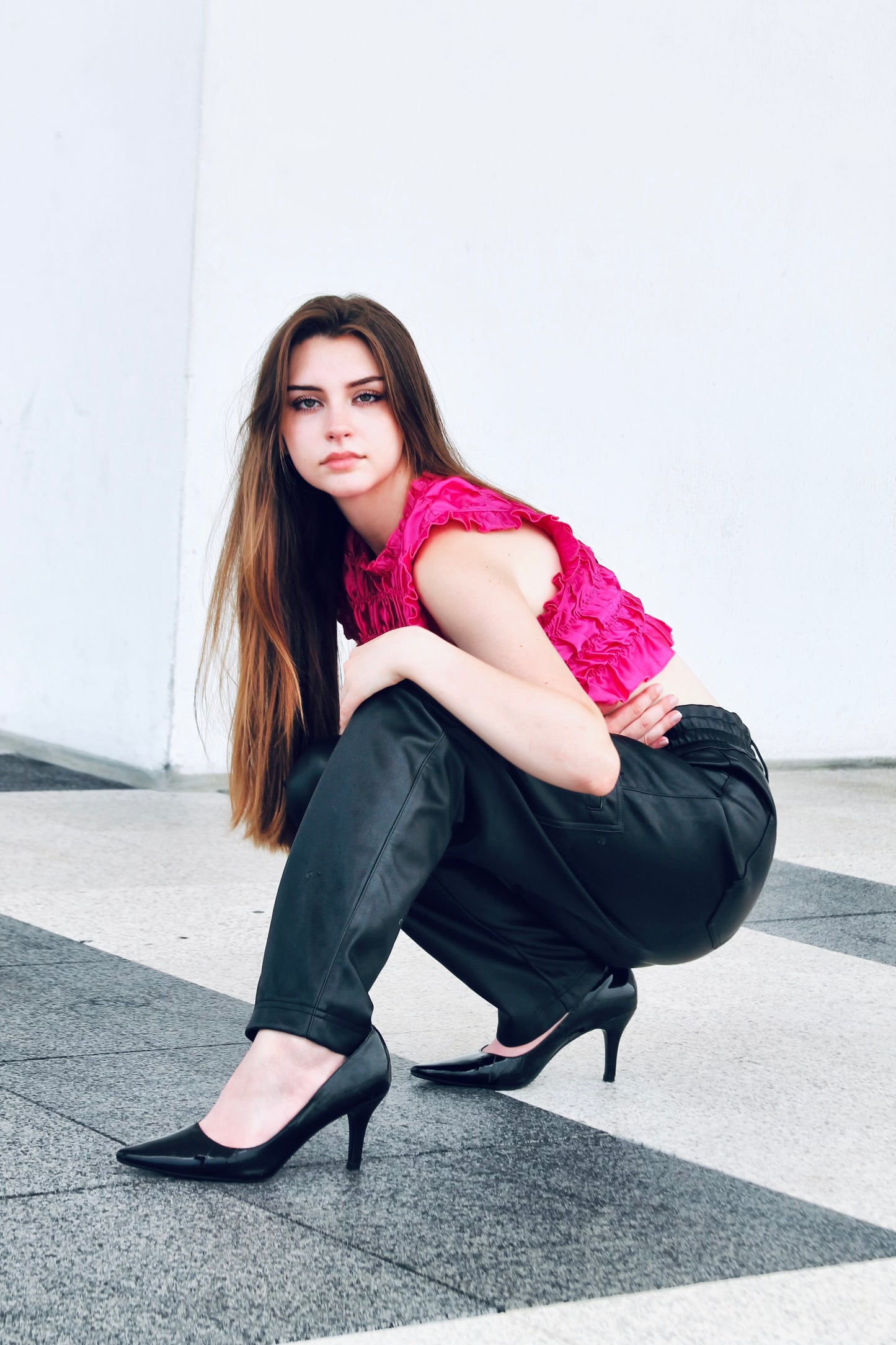 MEGAWATT HOTT ruched crop top, size small >> hot pink