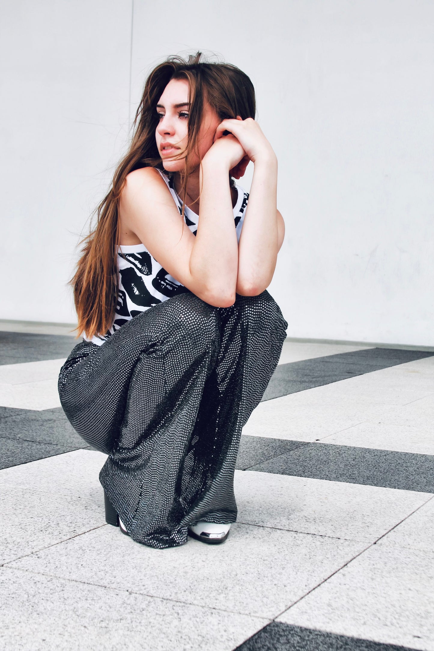 SUGAR LIPS graphic lips tank, medium >> black + white