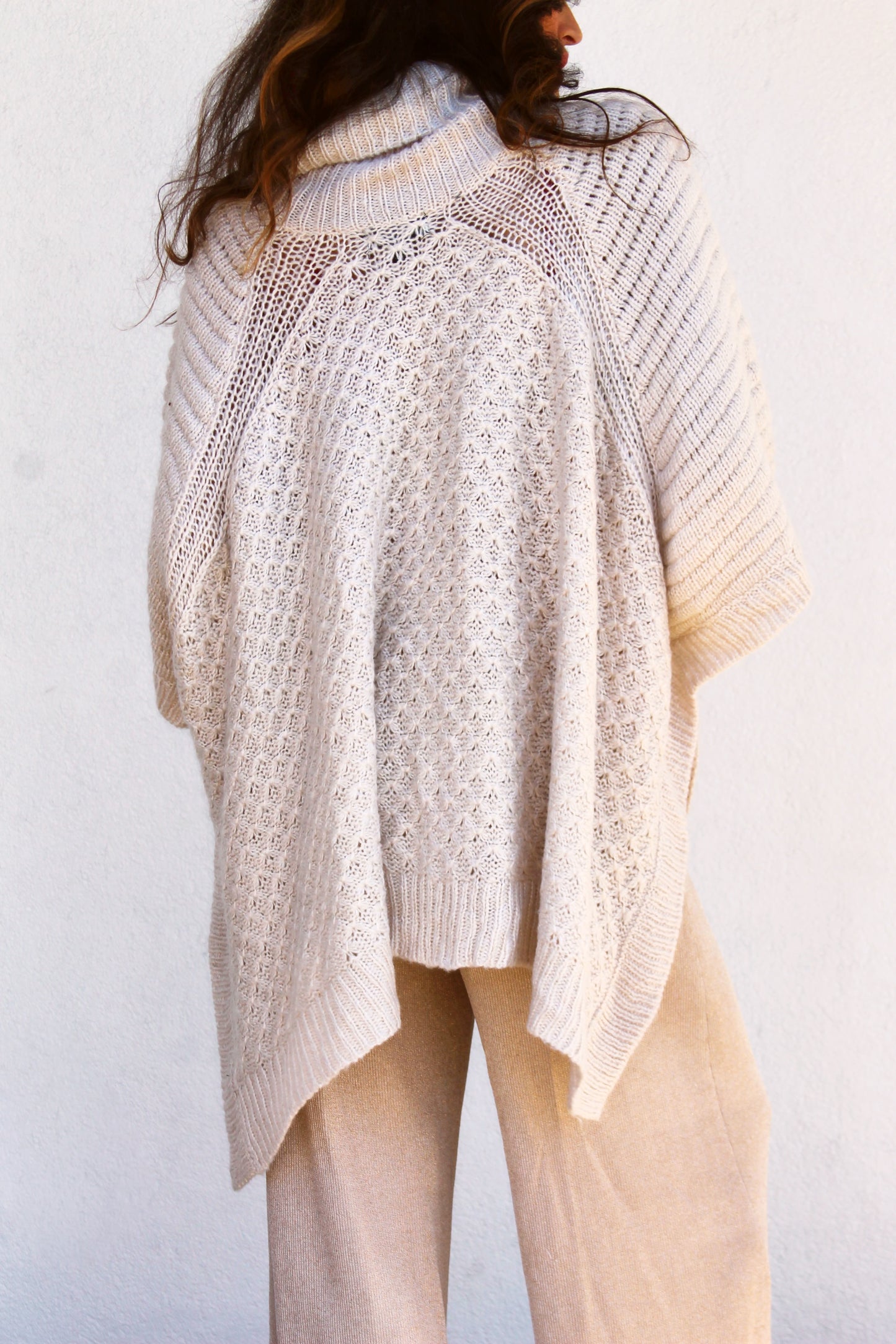 THE OVERSTATEMENT tunic sweater, large >> cream + flecks of golden
